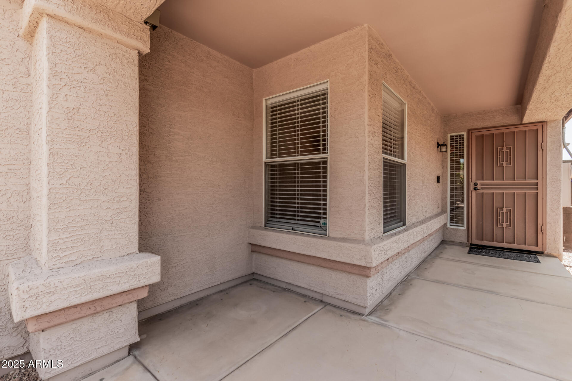 105 W MONONA Drive