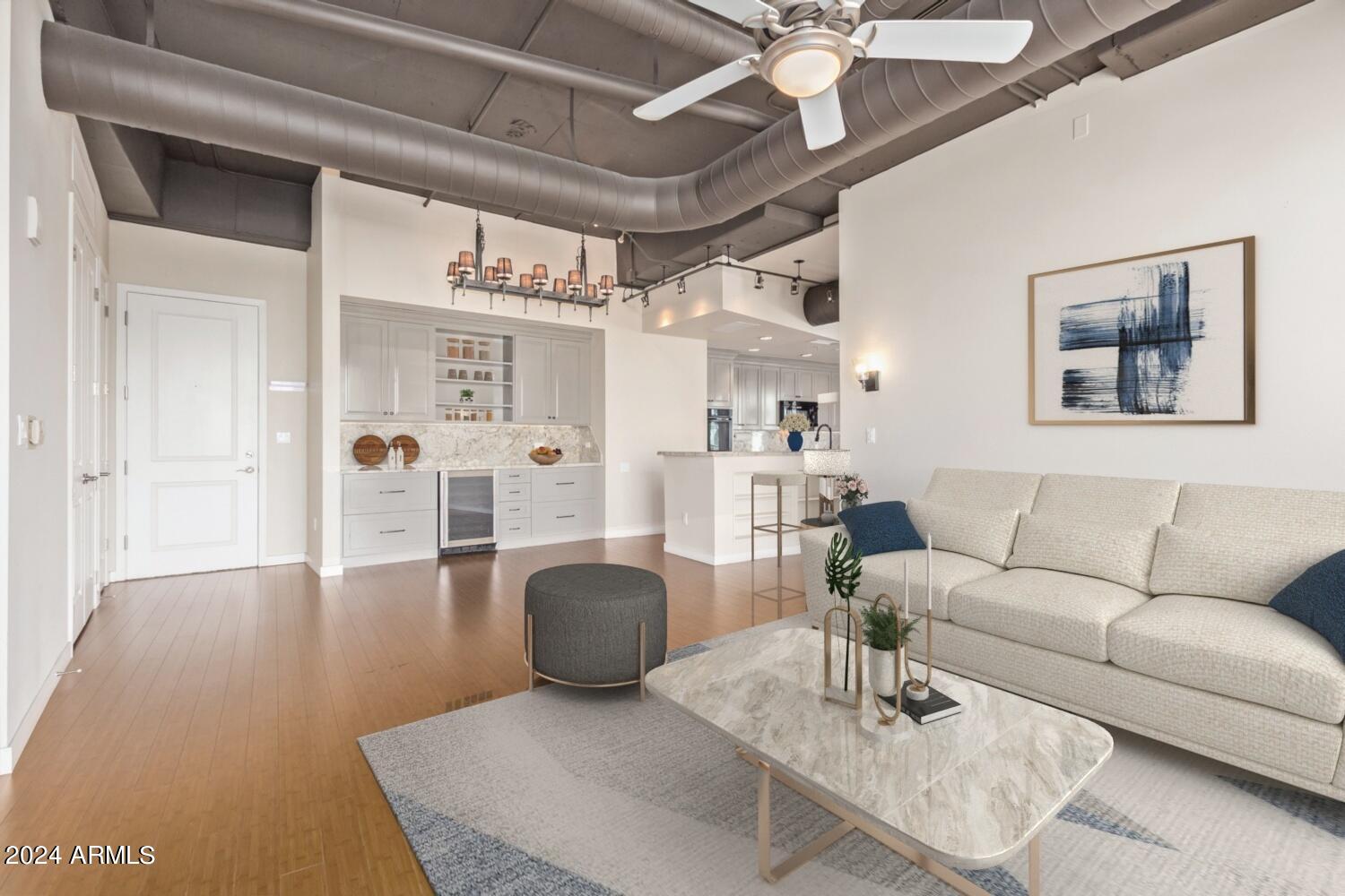 1 E LEXINGTON Avenue 908