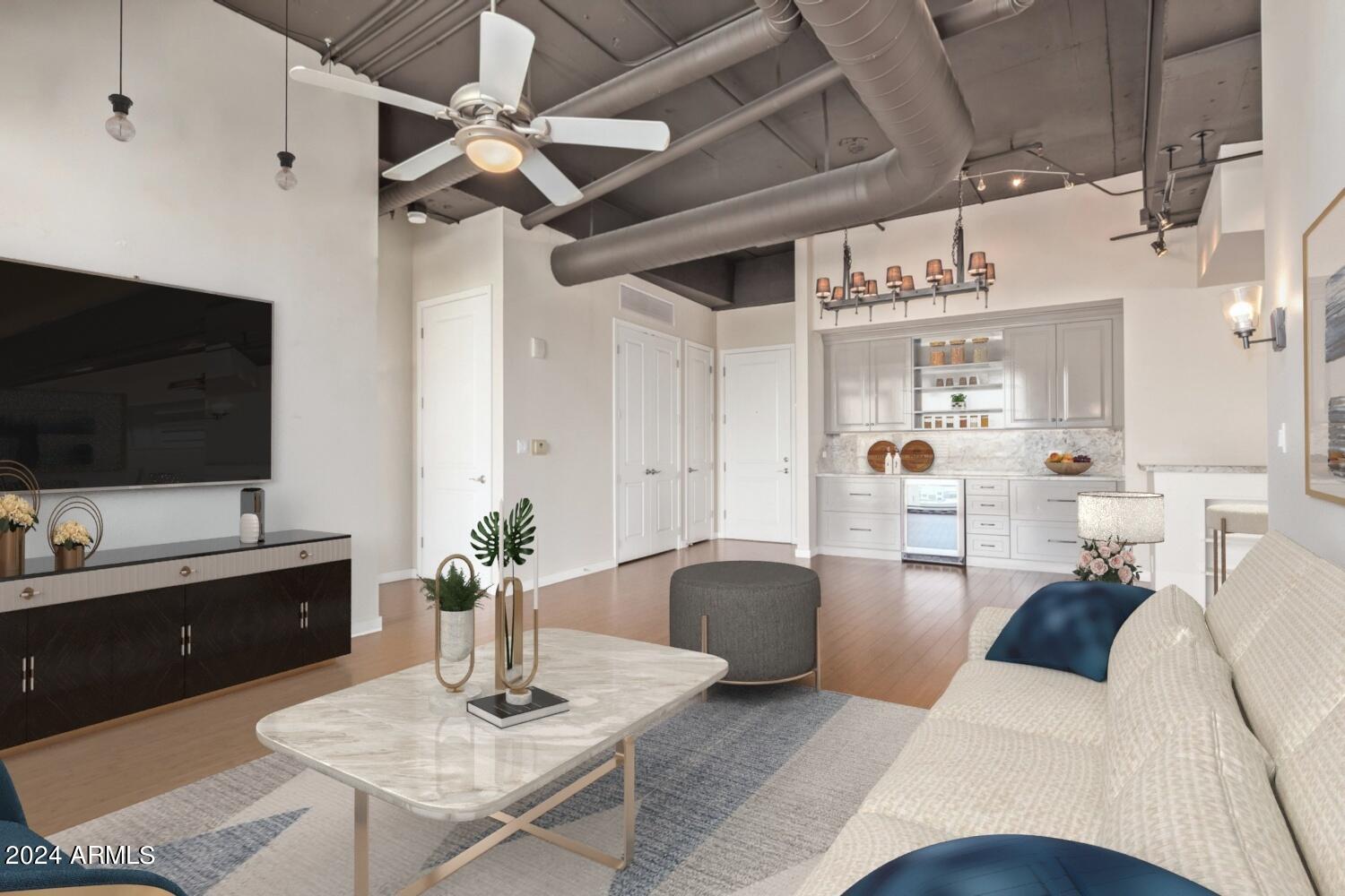1 E LEXINGTON Avenue 908