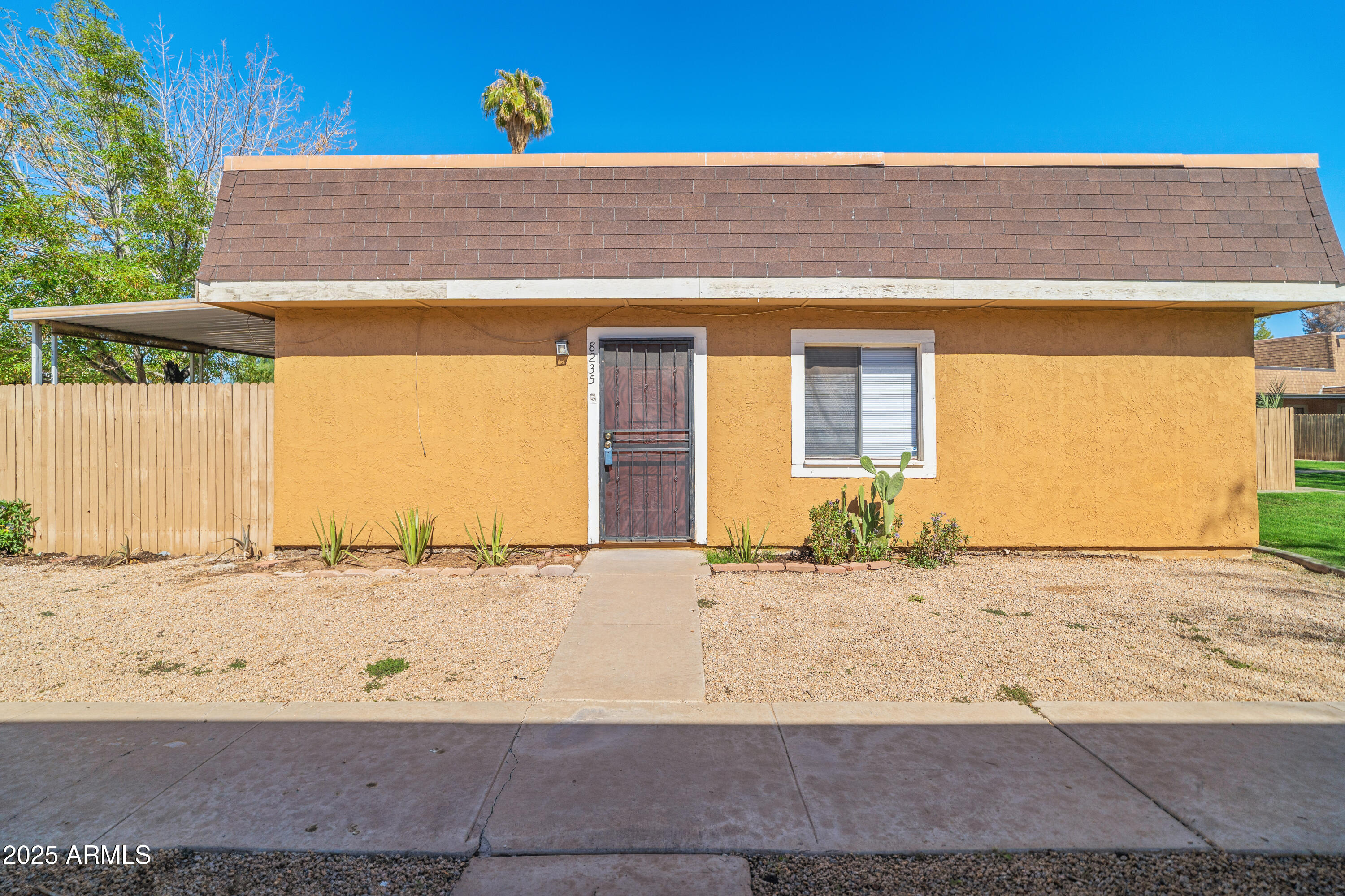 8235 N 34TH Drive