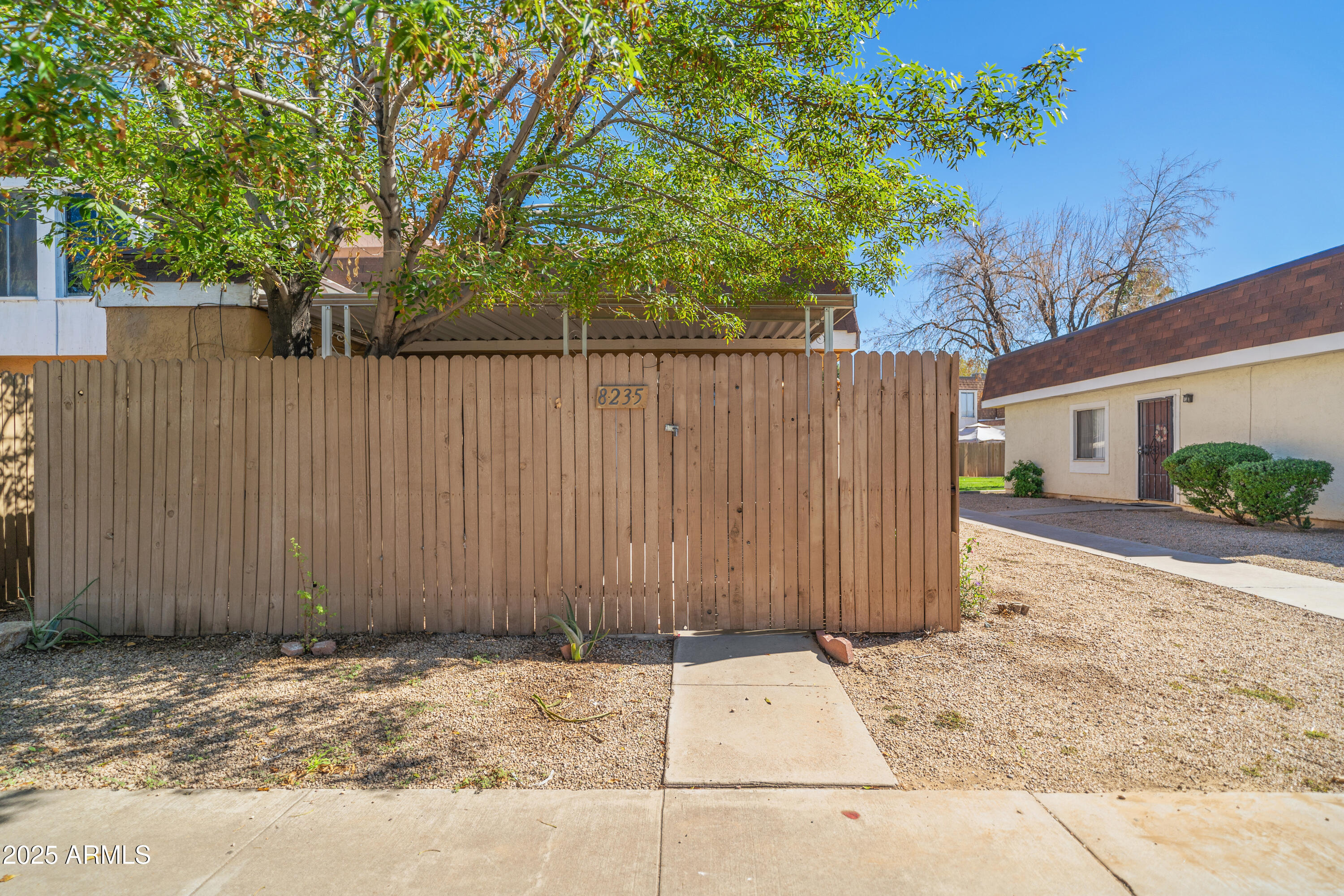 8235 N 34TH Drive