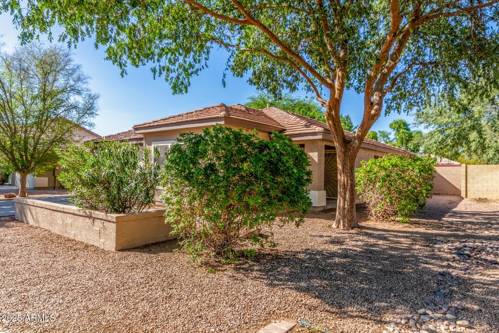 Photo of 604 W Orchard Way, Gilbert, AZ 85233 (MLS # 6921741)