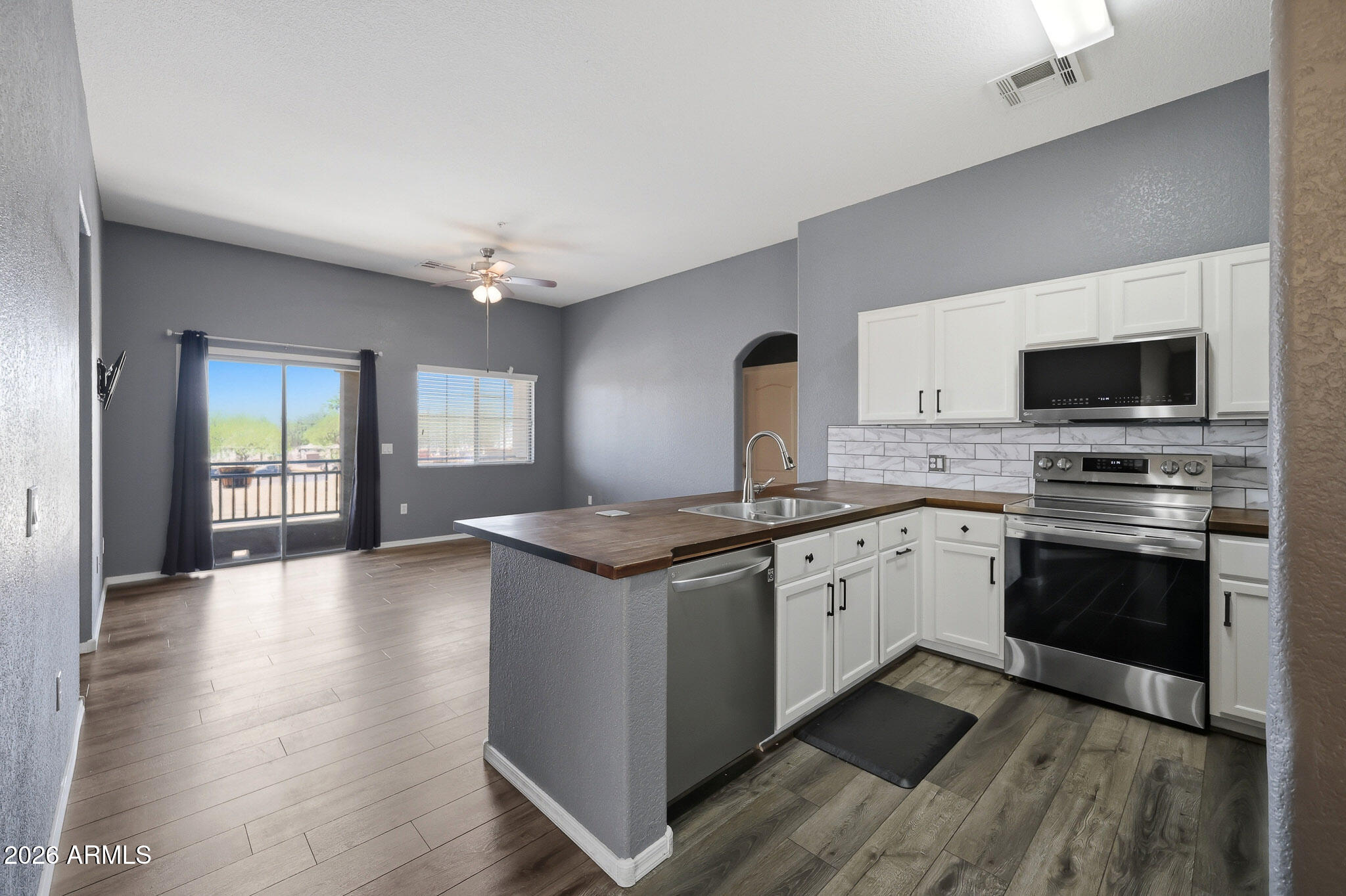 CANYON TRAILS COURTHOMES CONDOMINIUM - Residential
