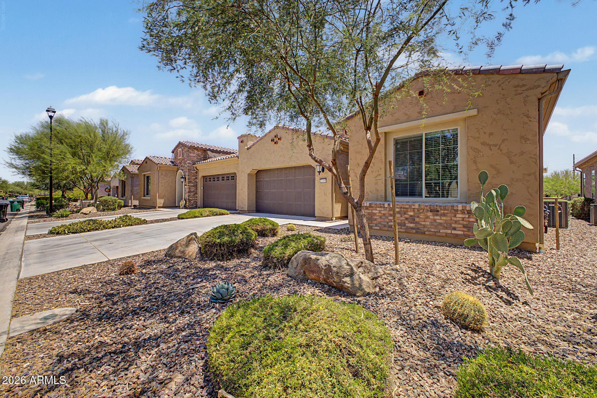 16909 W EARLL Drive