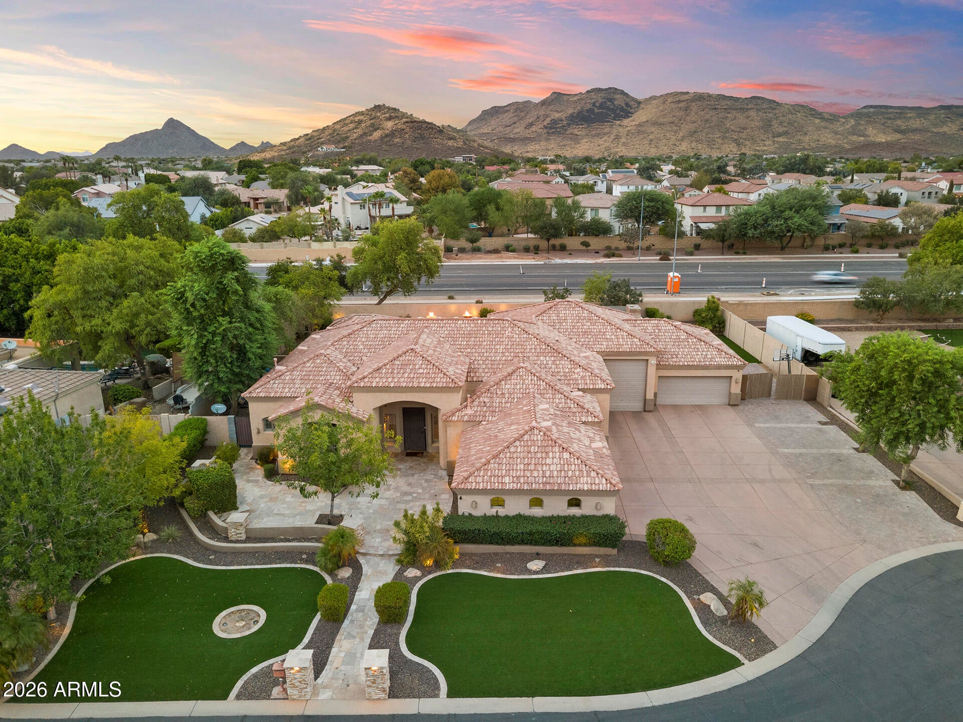 4744 W VILLA LINDA Drive