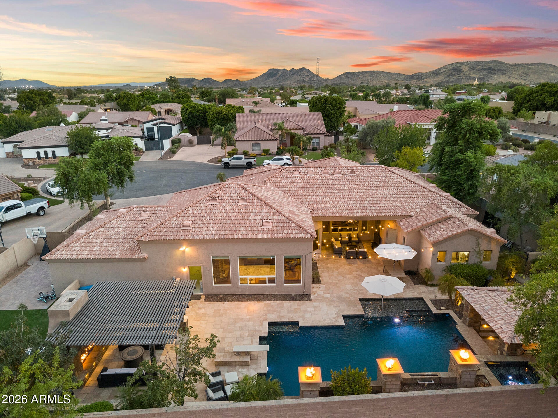 4744 W VILLA LINDA Drive