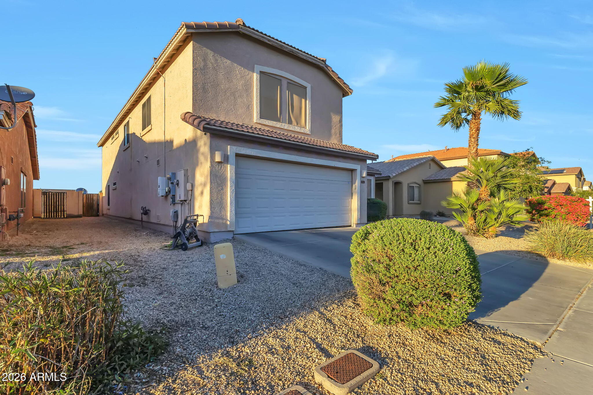 1454 E AVENIDA ISABELA --