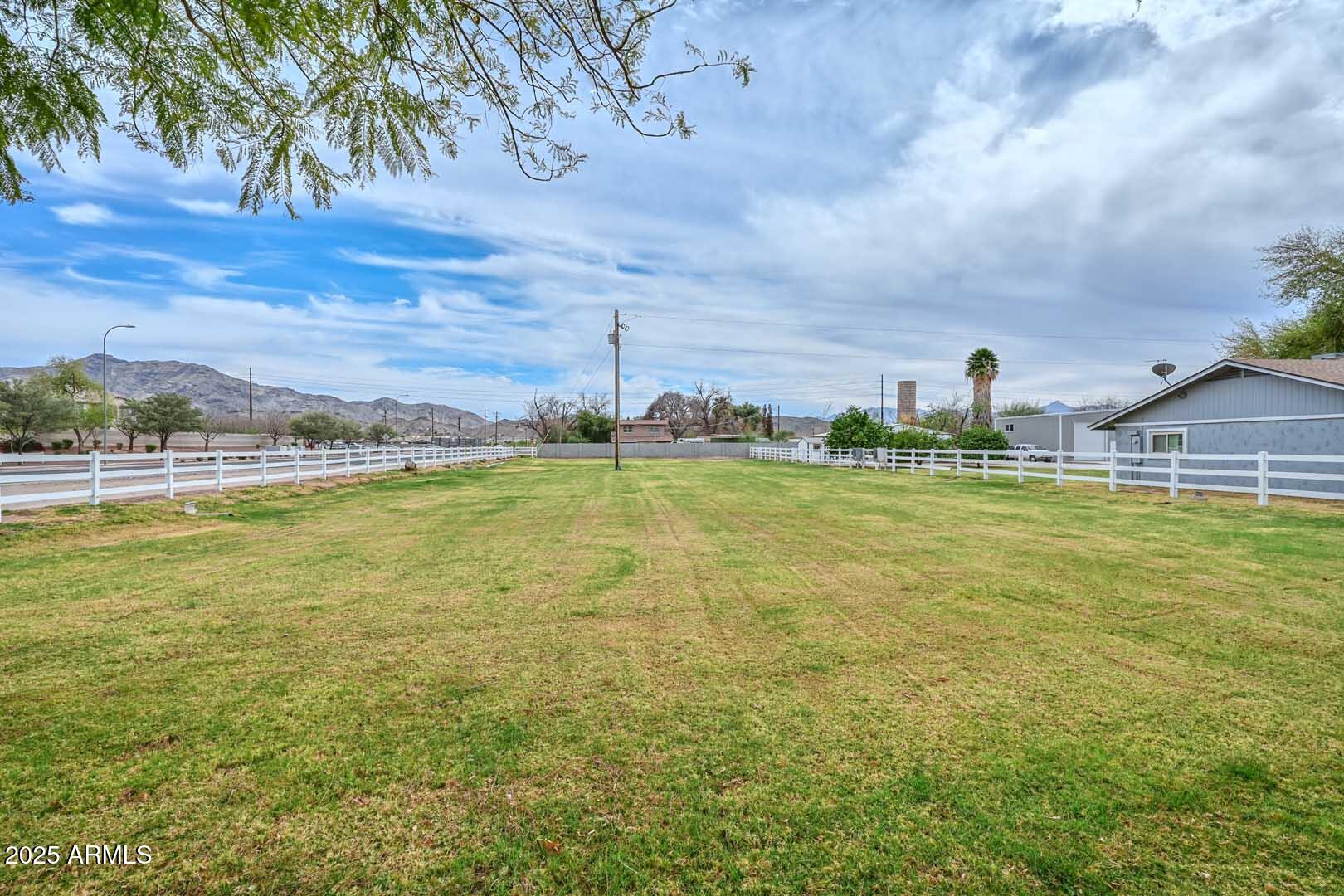 4311 W SIESTA Way