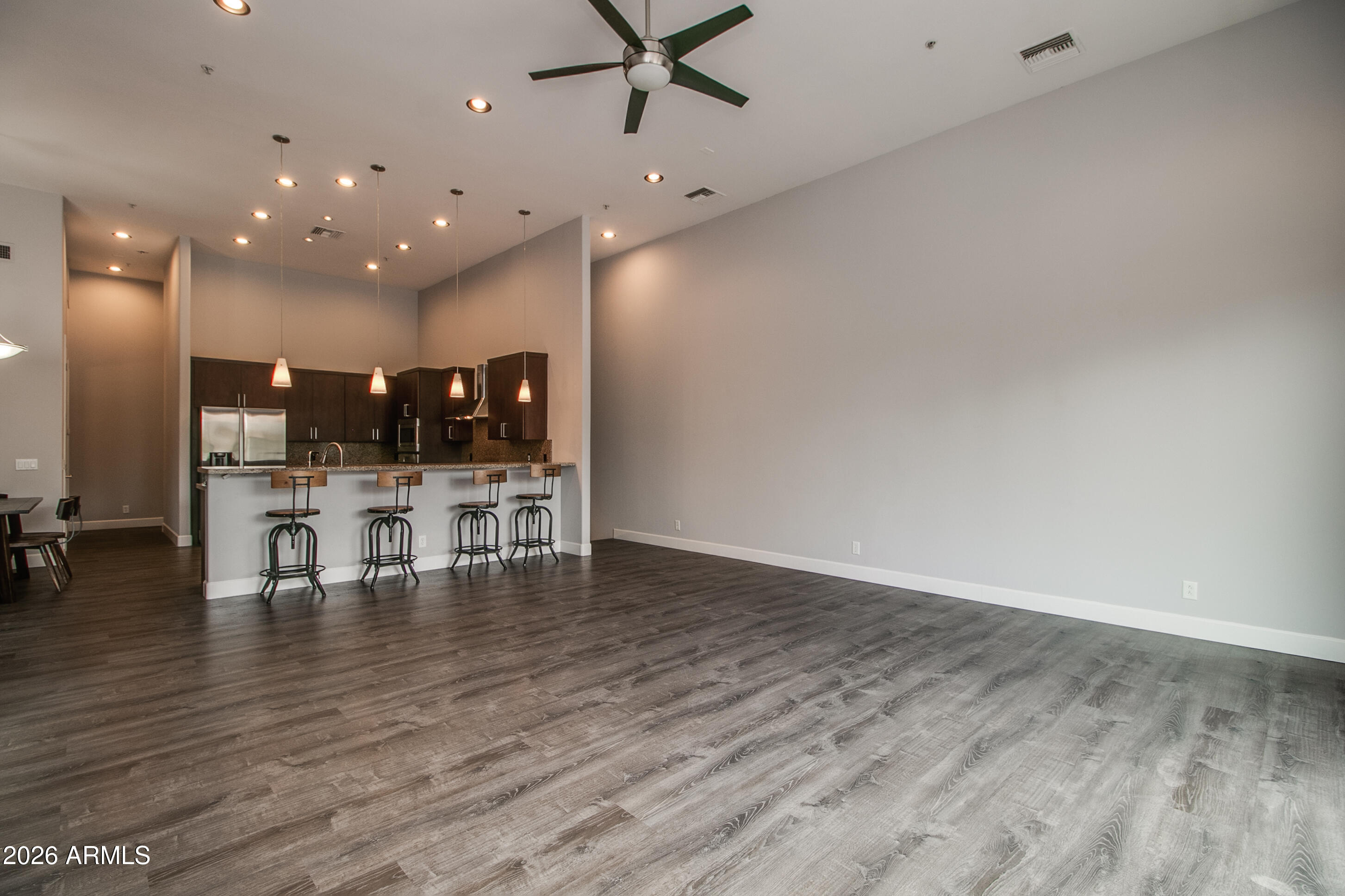 920 E MITCHELL Drive 103