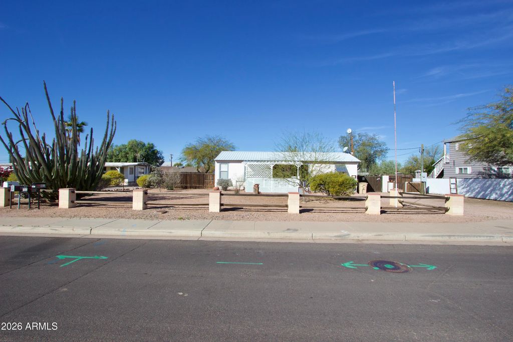 Photo of 488 N Saguaro Drive, Apache Junction, AZ 85120 (MLS # 6995007)