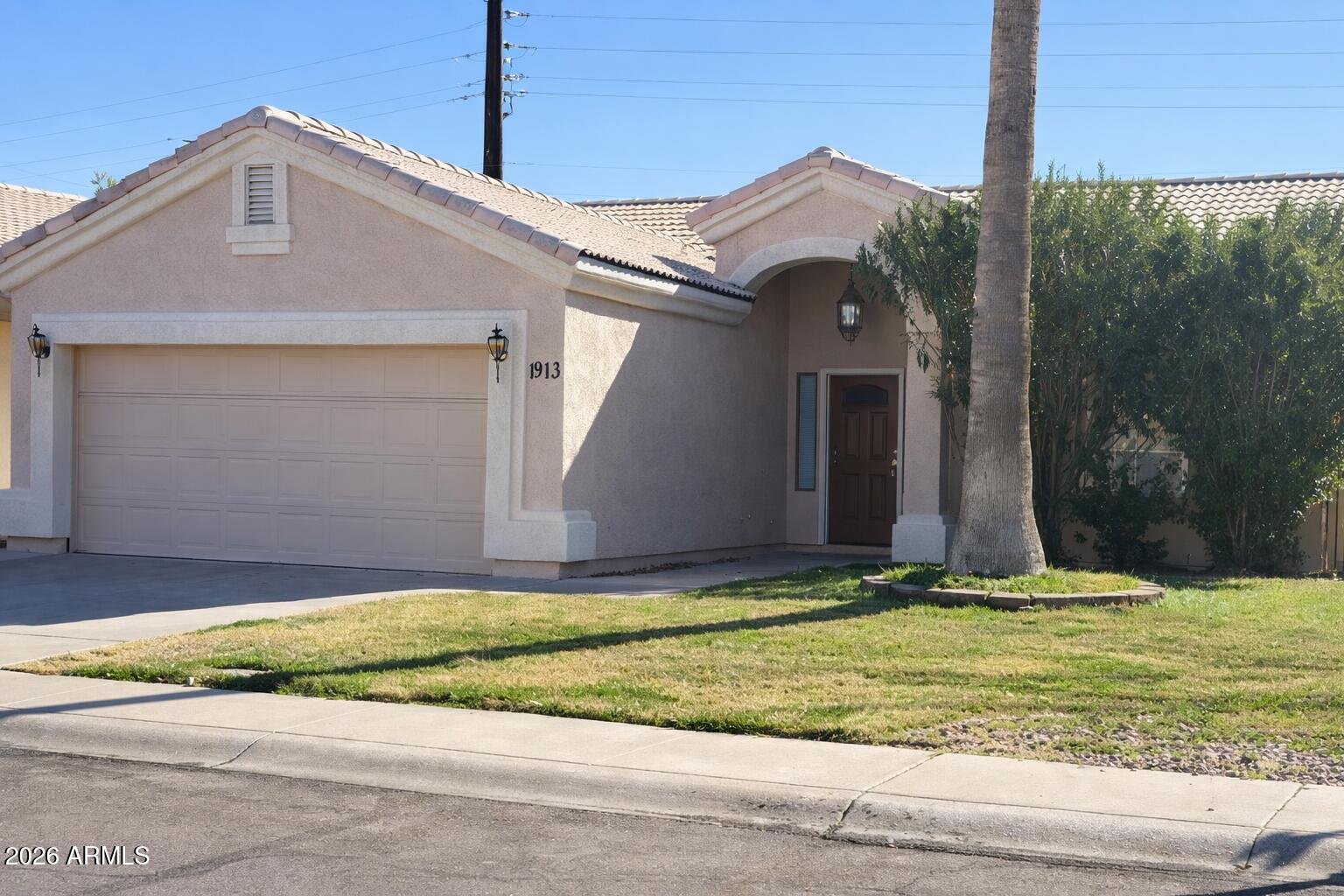 1913 E Marquette Drive