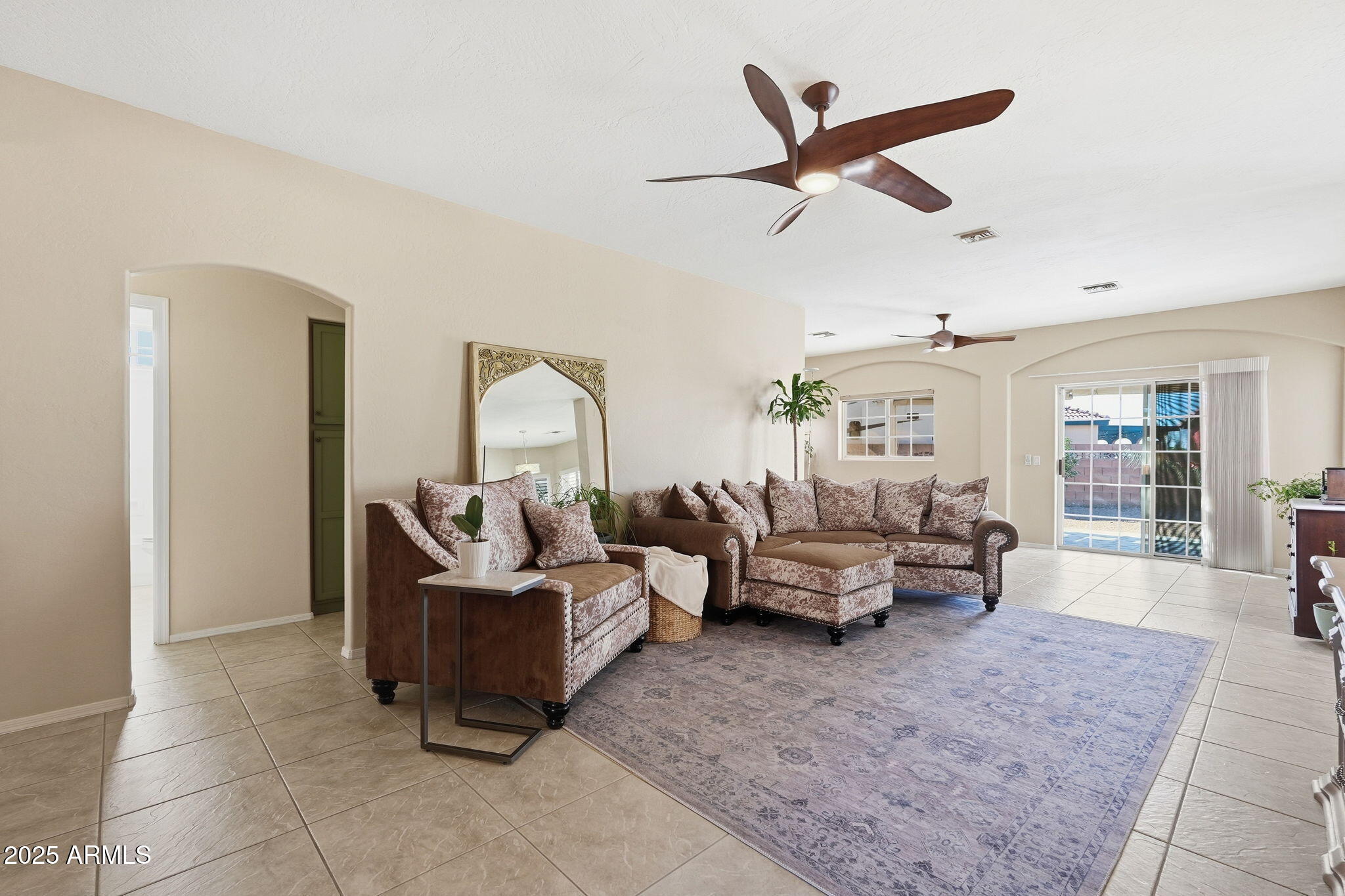 14870 S COUNTRY CLUB Way S