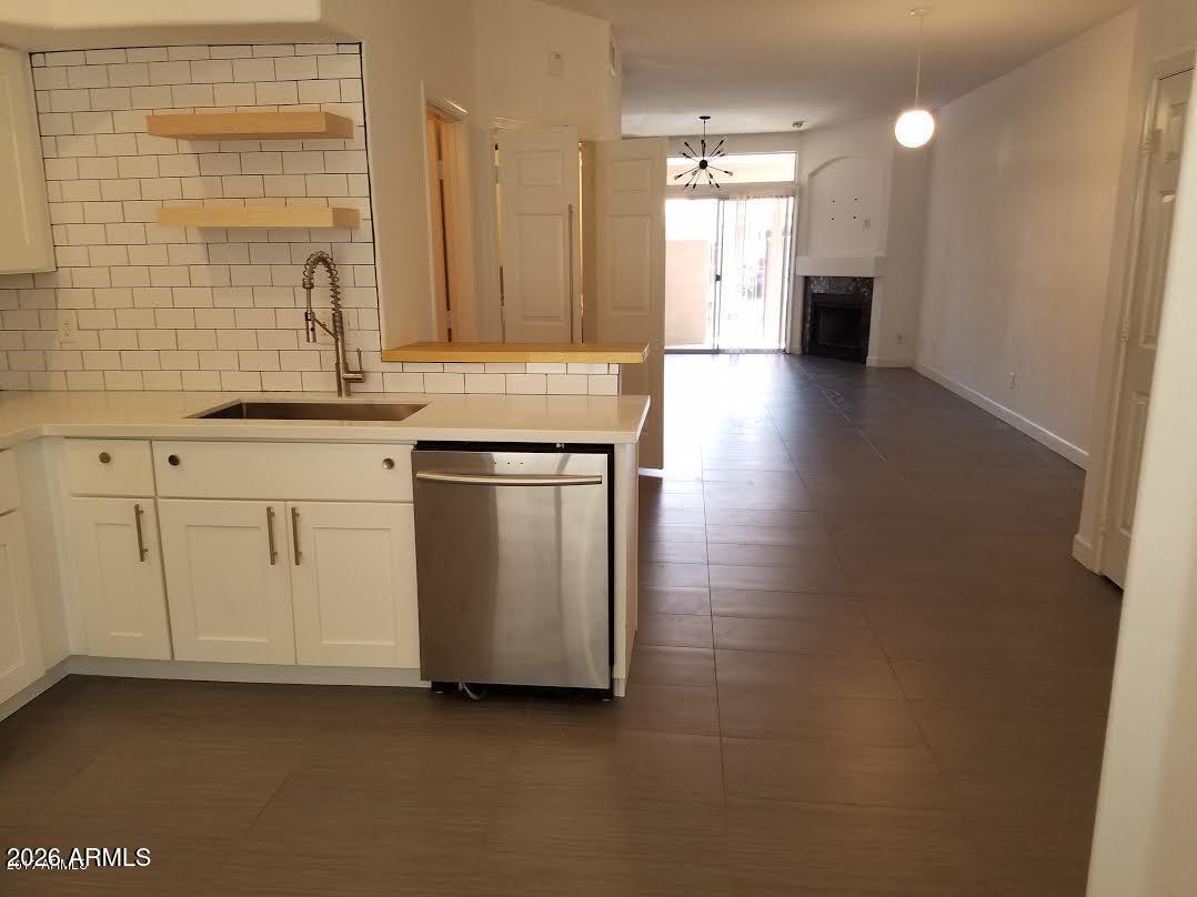 500 N Roosevelt Avenue 120