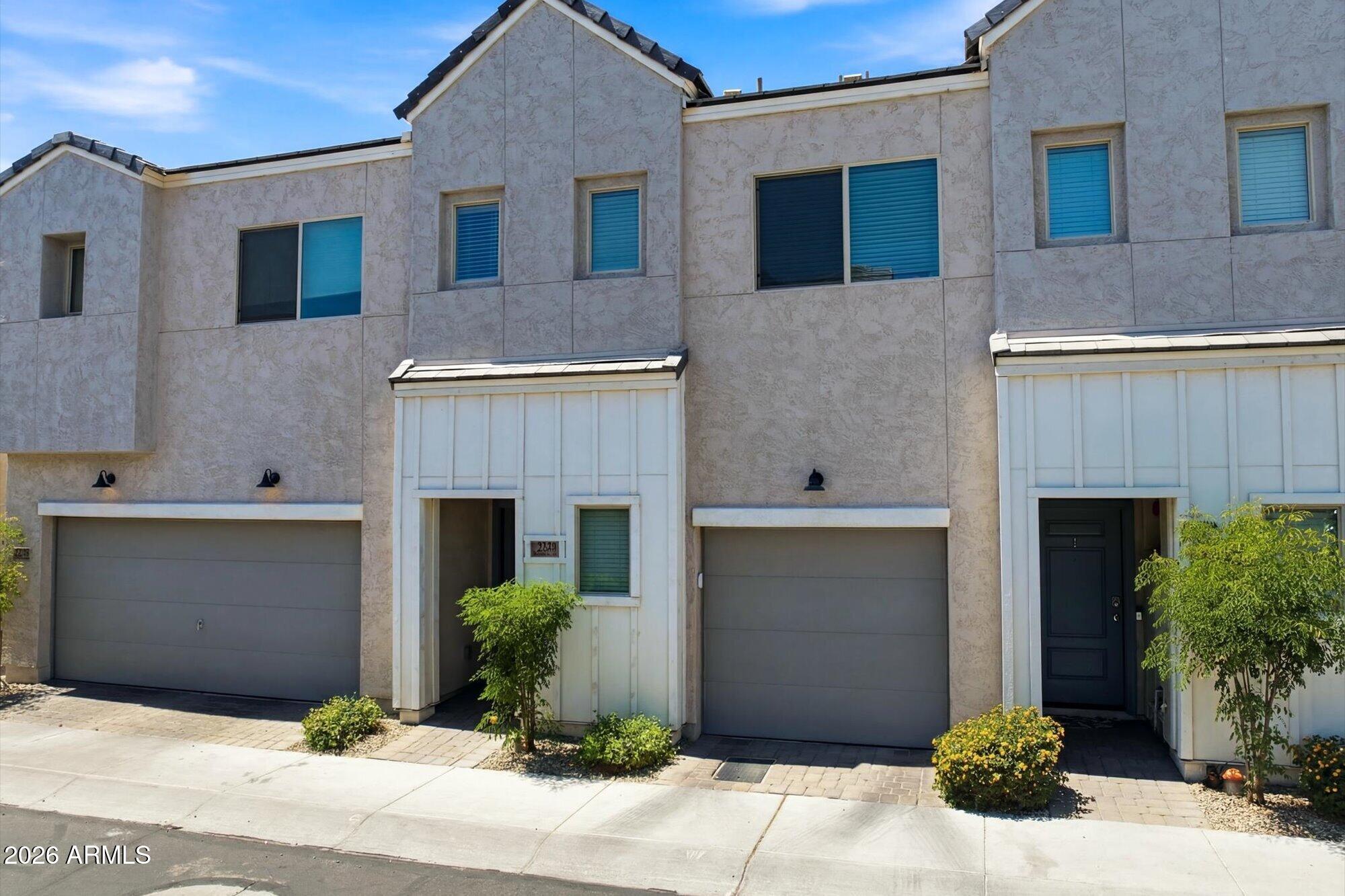 2279 W LAURIE Lane