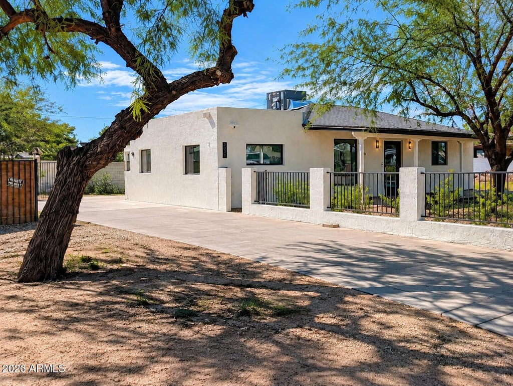 Photo of 3021 E Saint John Road, Phoenix, AZ 85032 (MLS # 7090962)
