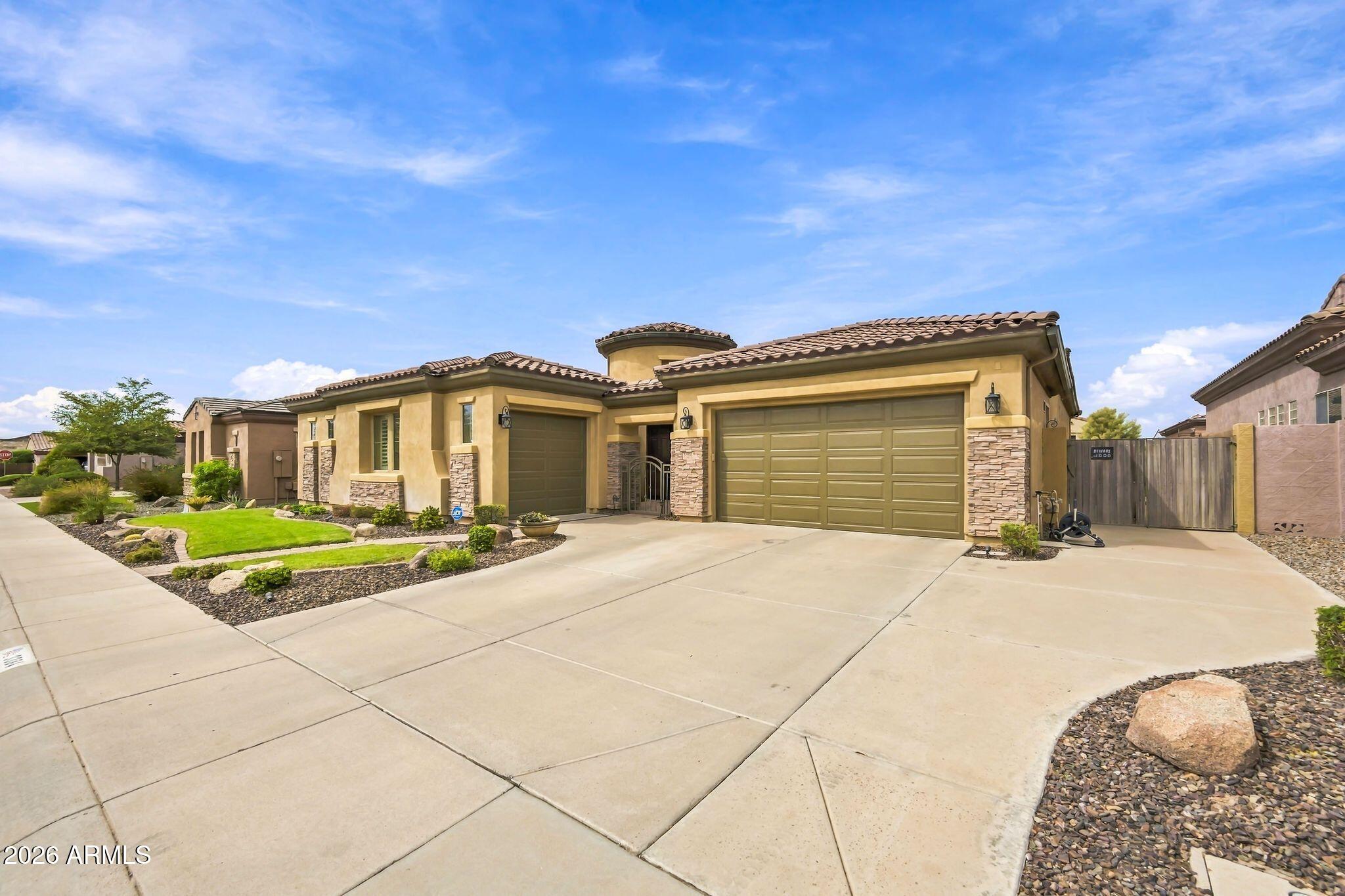 3384 E Cardinal Way