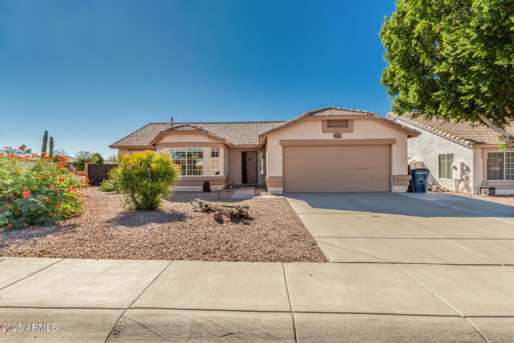 Photo of 823 W 14th Avenue, Apache Junction, AZ 85120 (MLS # 6943502)
