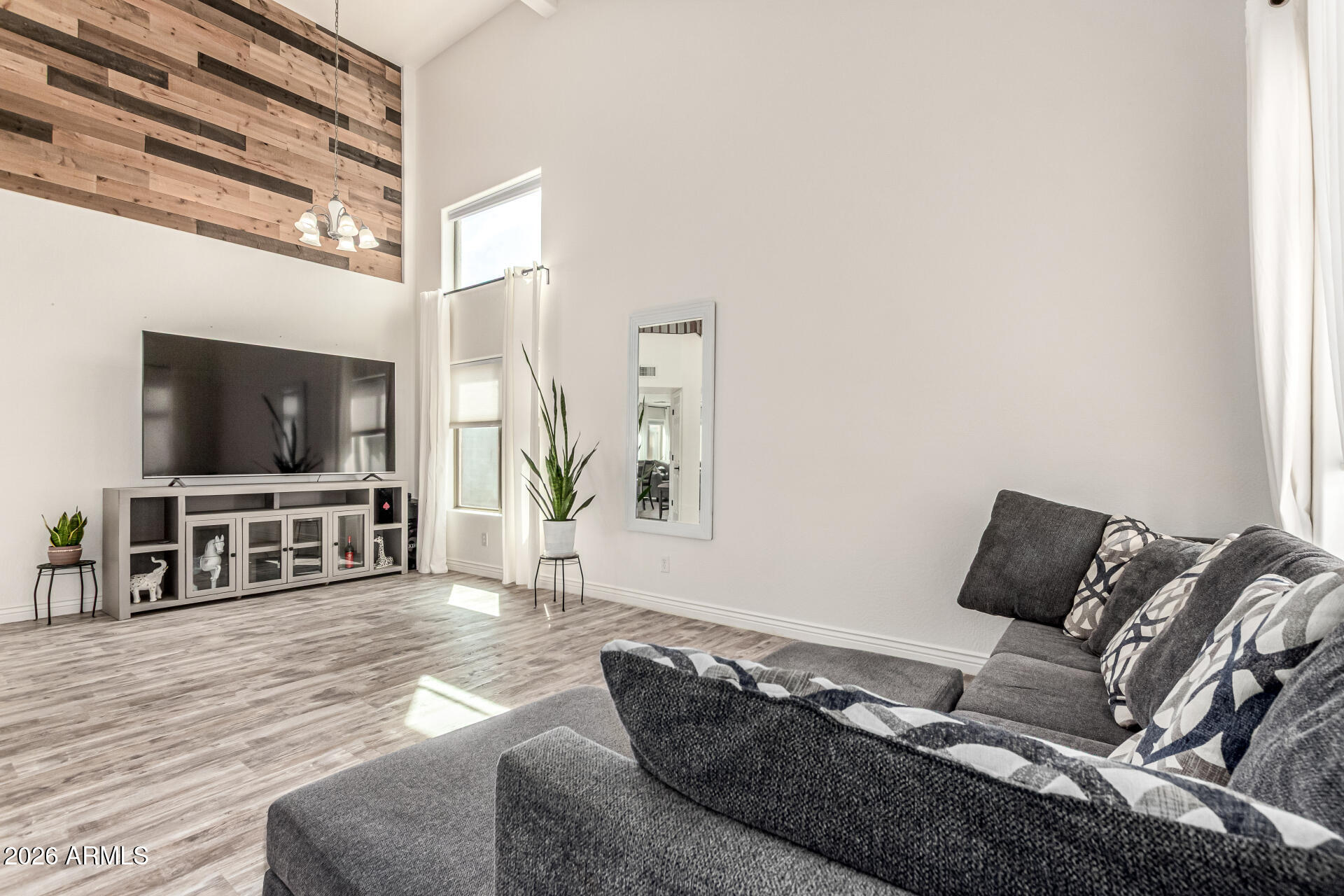 25541 W WINSLOW Avenue