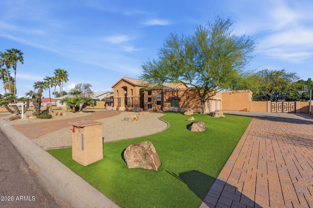 Photo of 5332 W Misty Willow Lane, Glendale, AZ 85310 (MLS # 6988070)