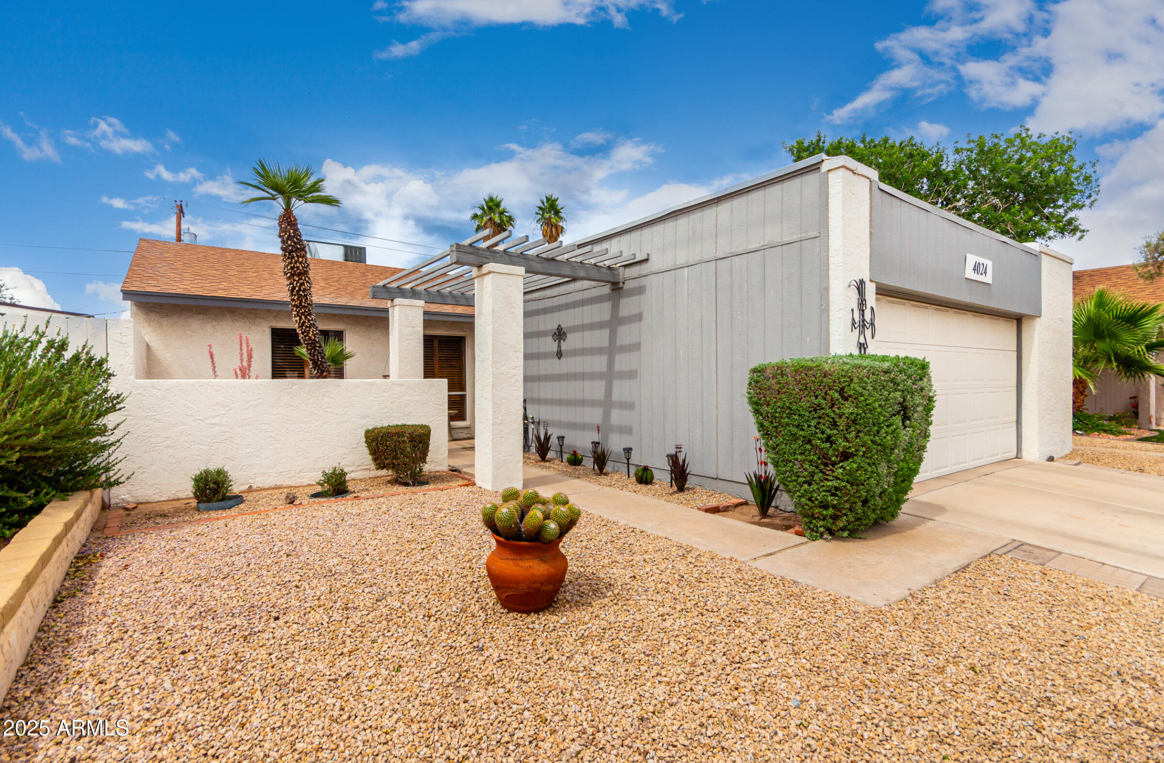 4024 W GRISWOLD Road