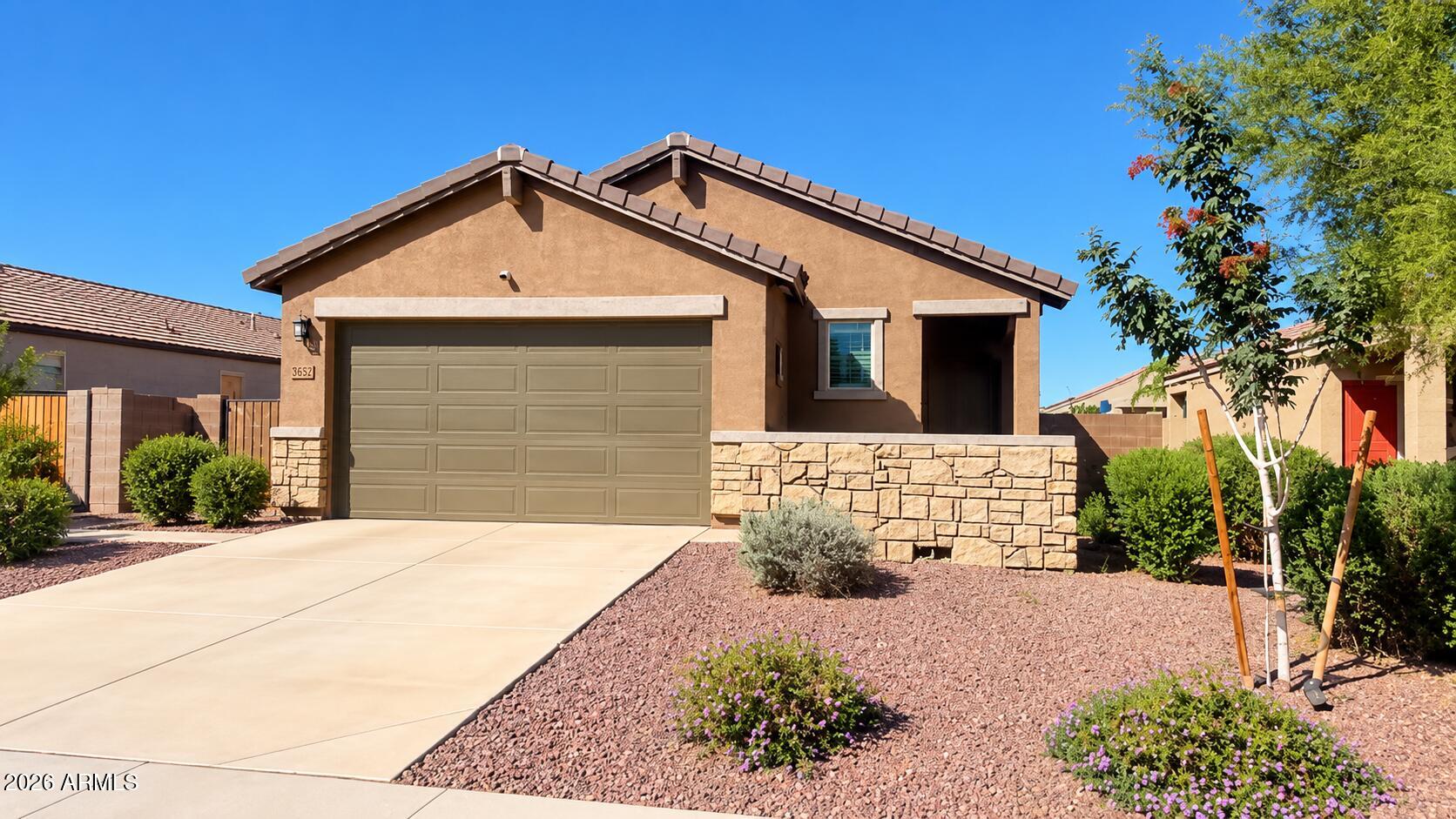 3652 E ARCHER Drive