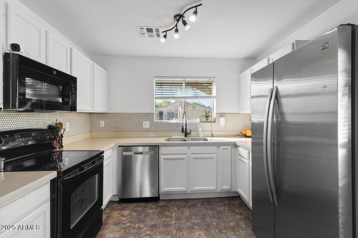 16236 W WOODLANDS Avenue