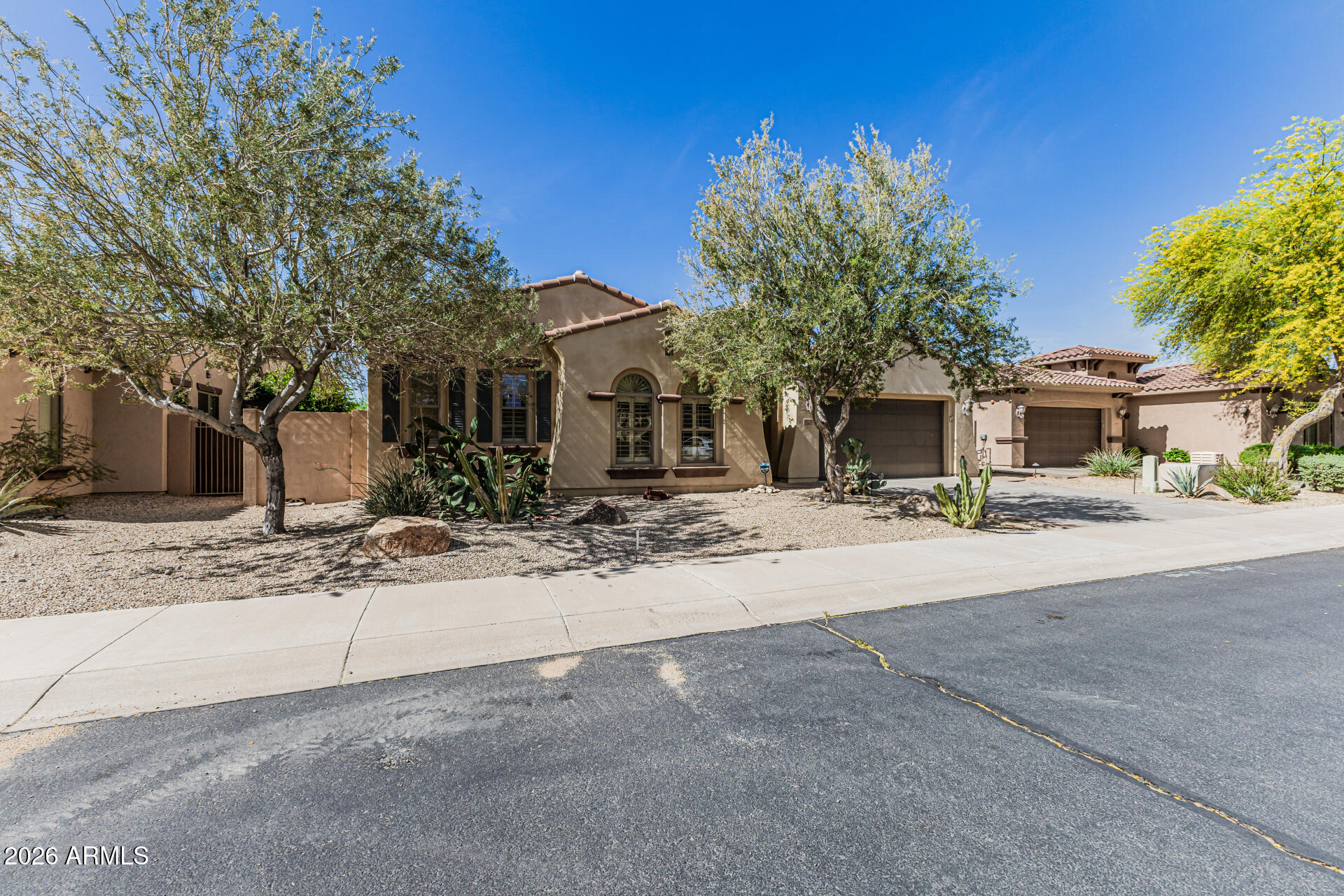 18135 W WILLOW Drive W