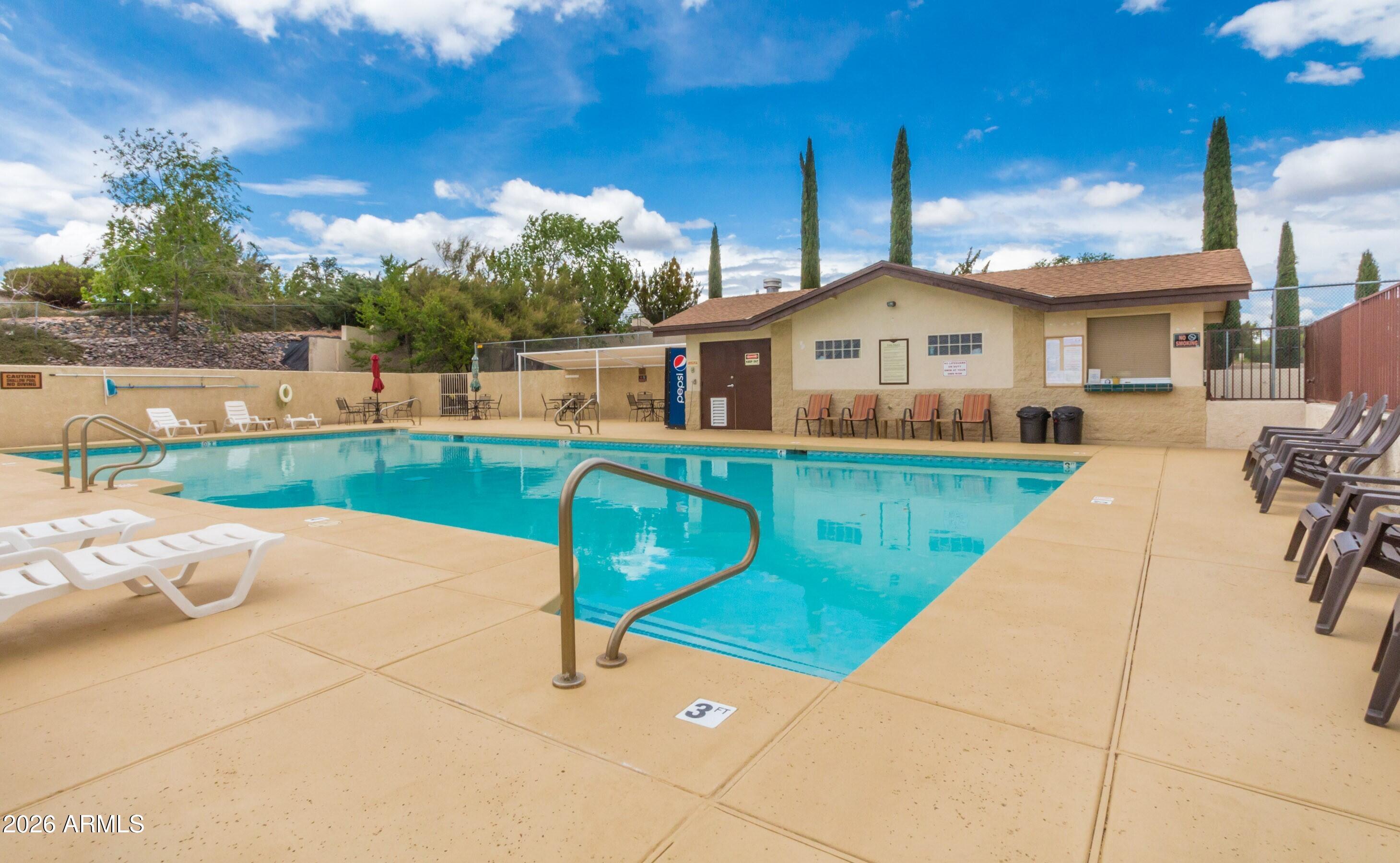 COUNTRY CLUB TOWNHOMES AMD - Residential
