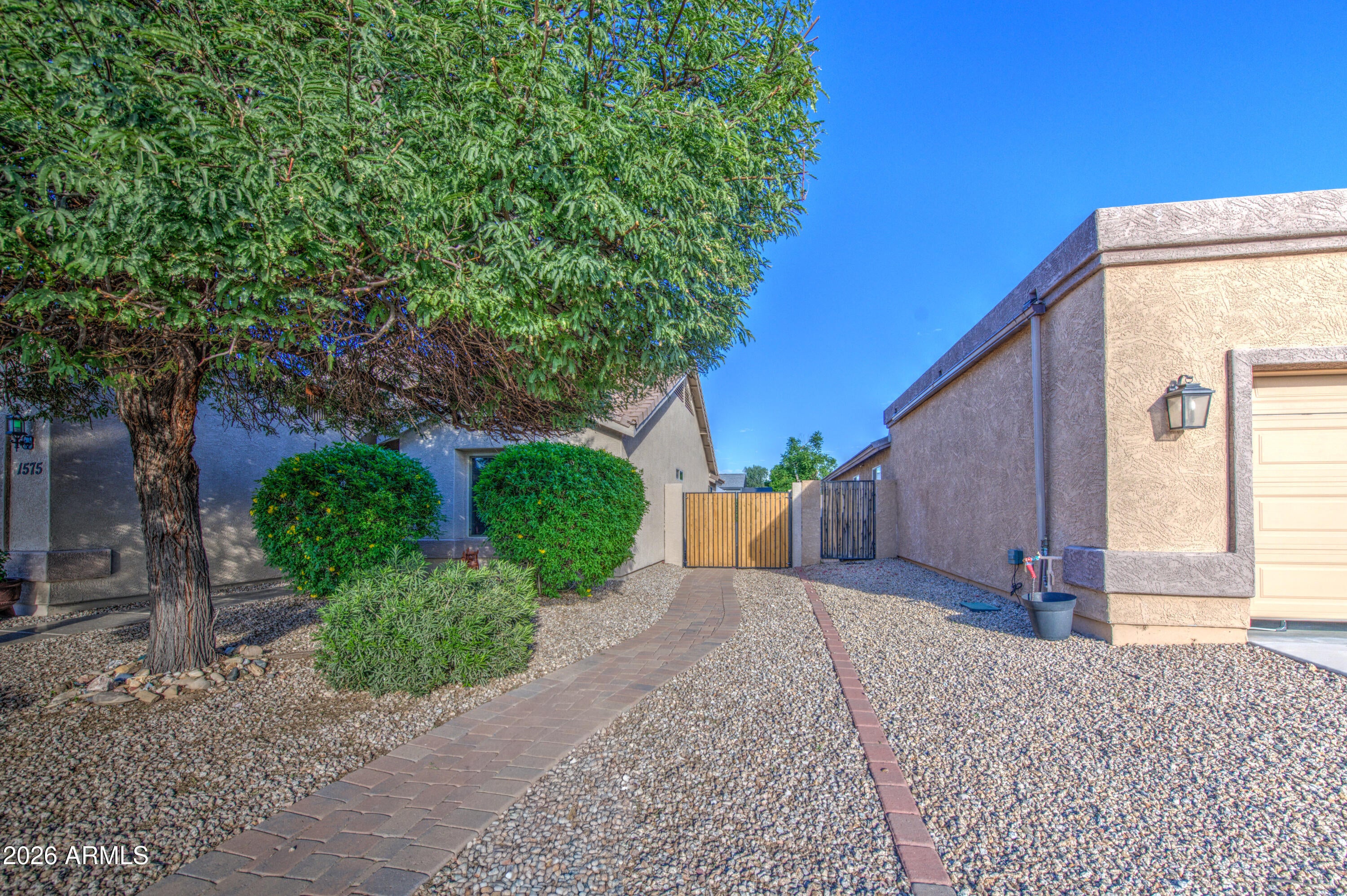 1575 S APACHE Drive