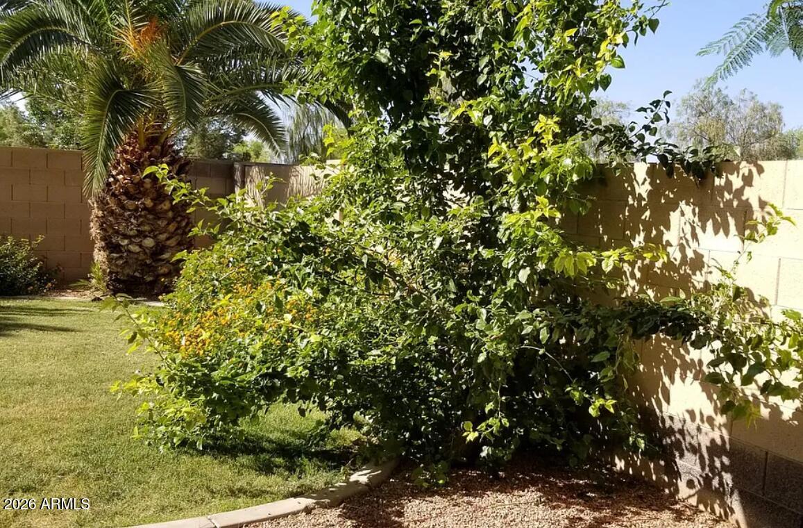 2302 E WINGED FOOT Drive