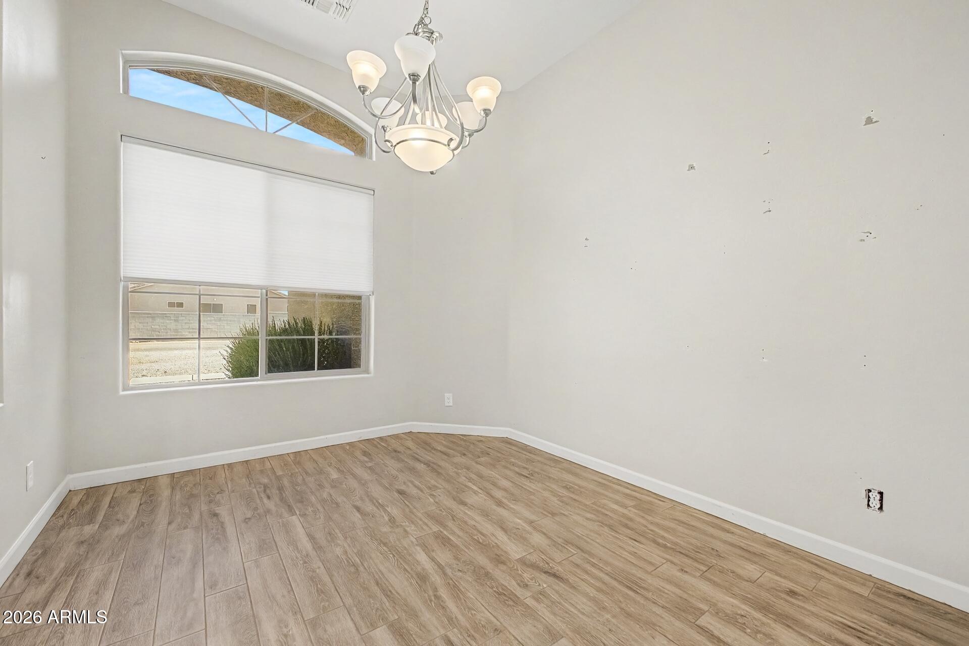 22314 W WHITE FEATHER Lane
