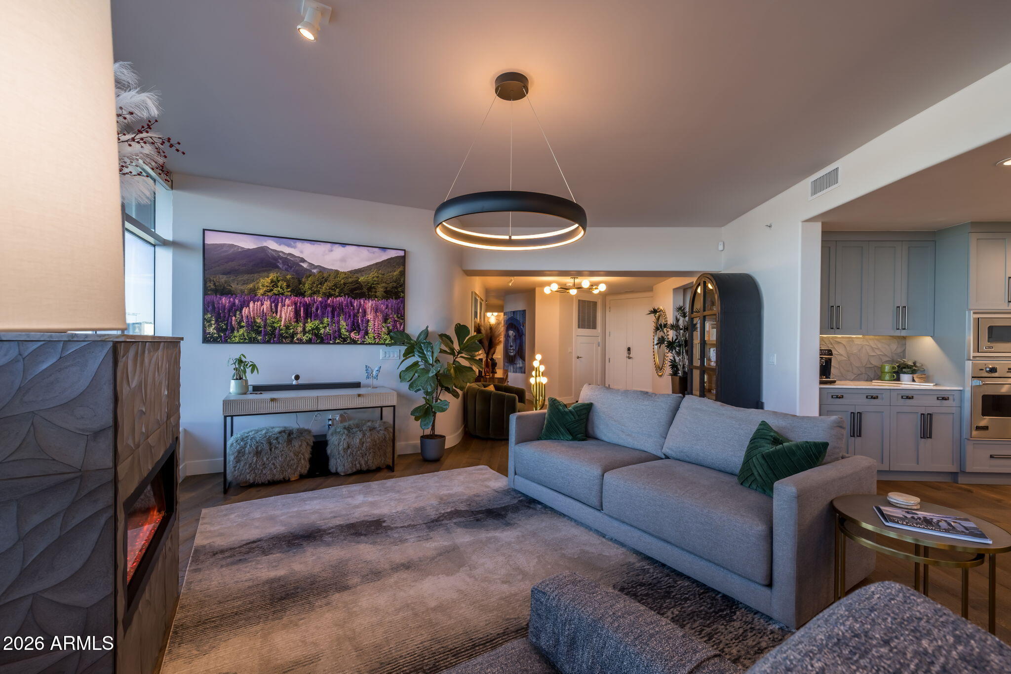 140 E RIO SALADO Parkway 804