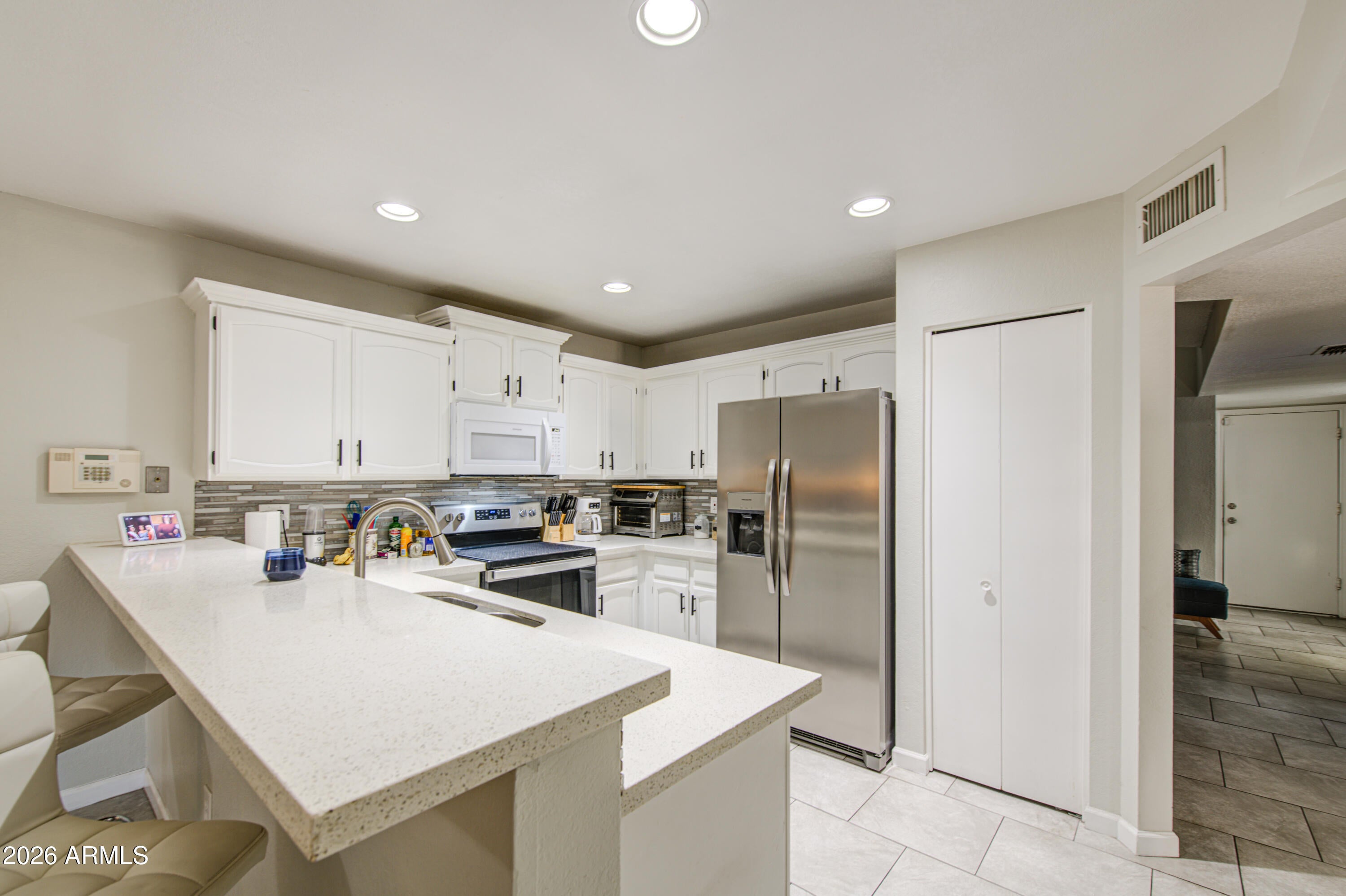 10025 W SELLS Drive