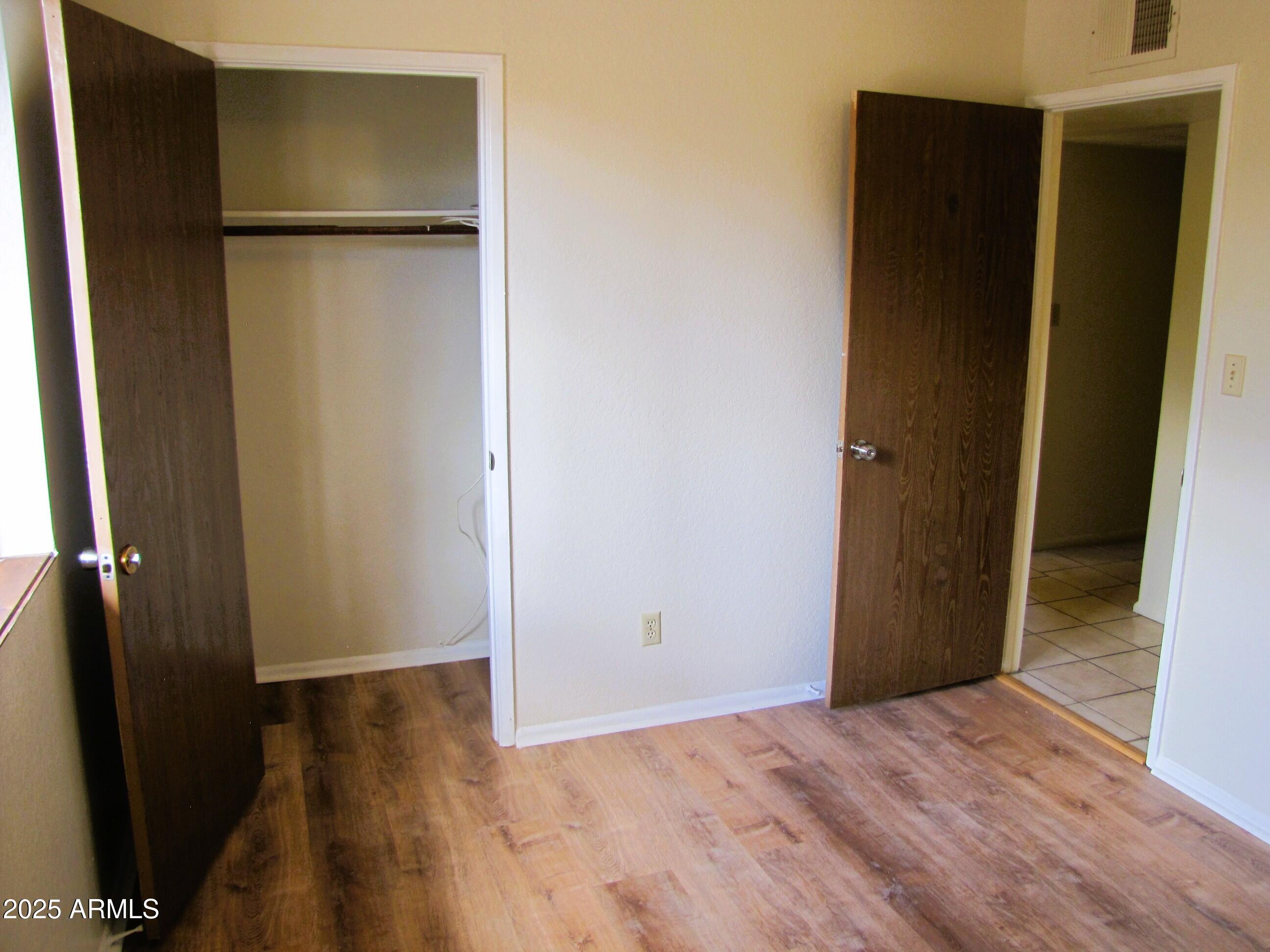 TOWN & COUNTRY ESTATES 12 - Residential Lease