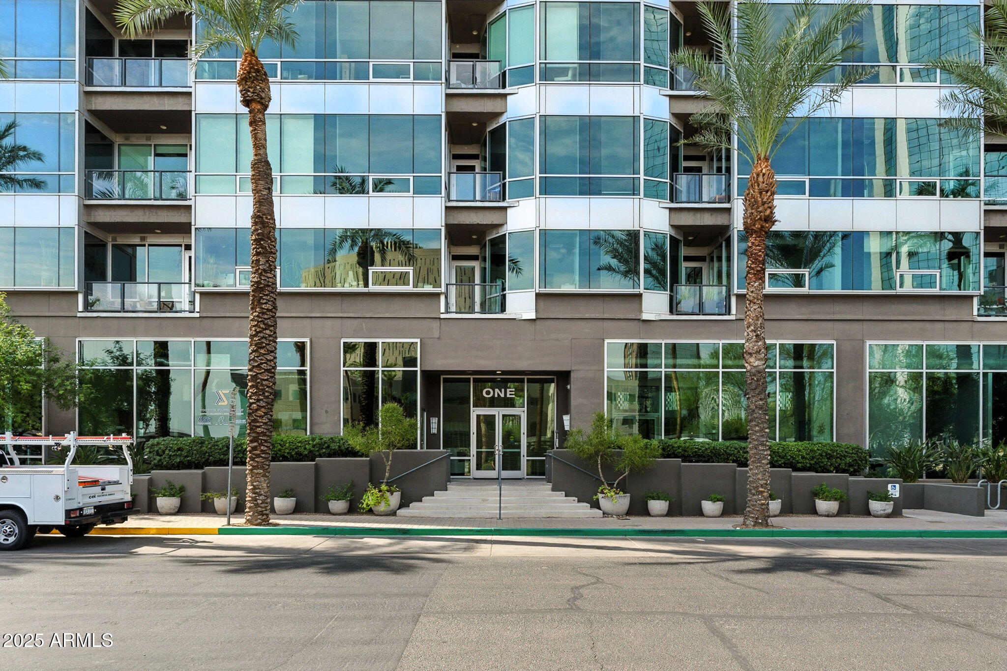 1 E LEXINGTON Avenue 1306