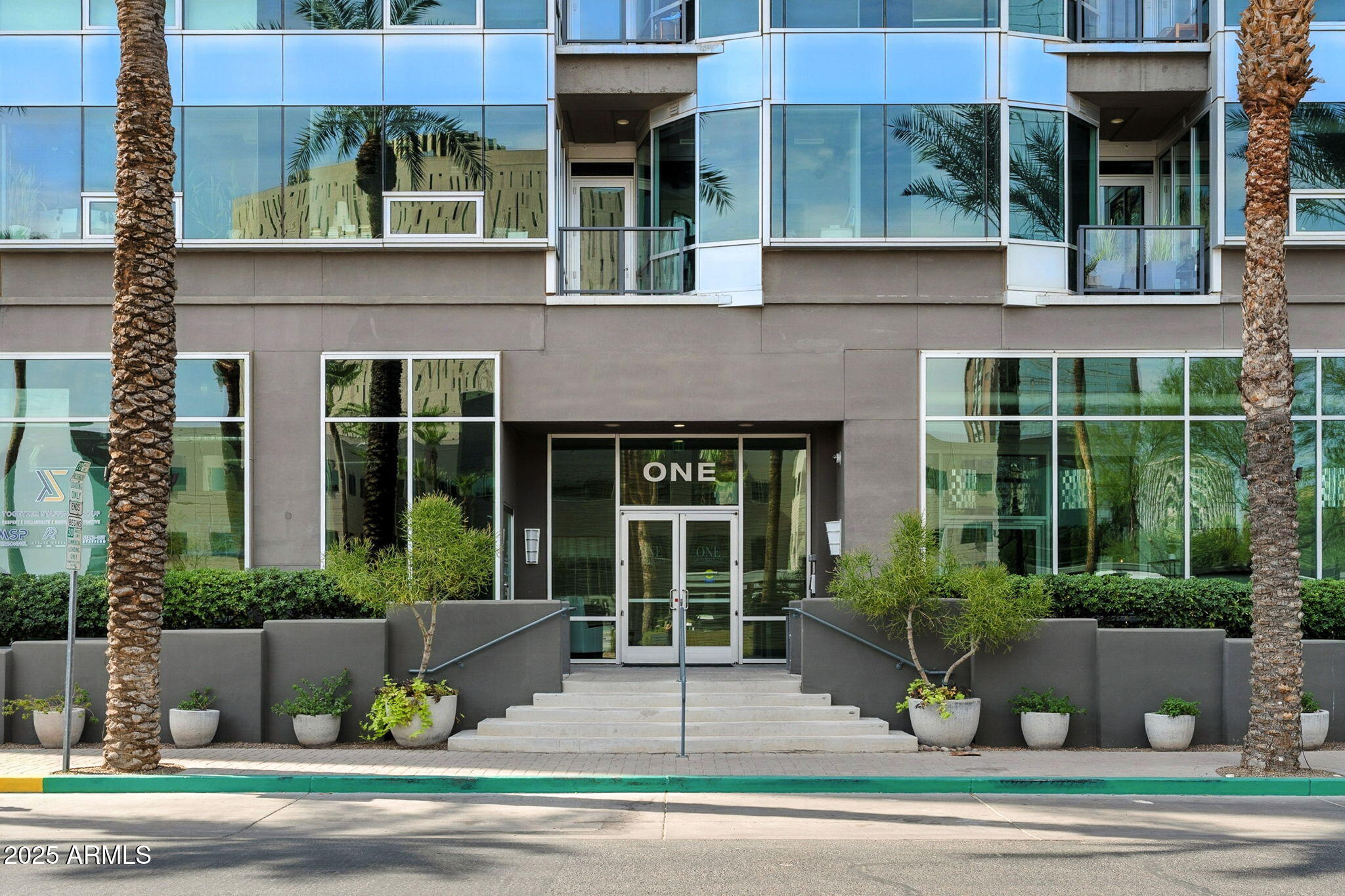 1 E LEXINGTON Avenue 1306