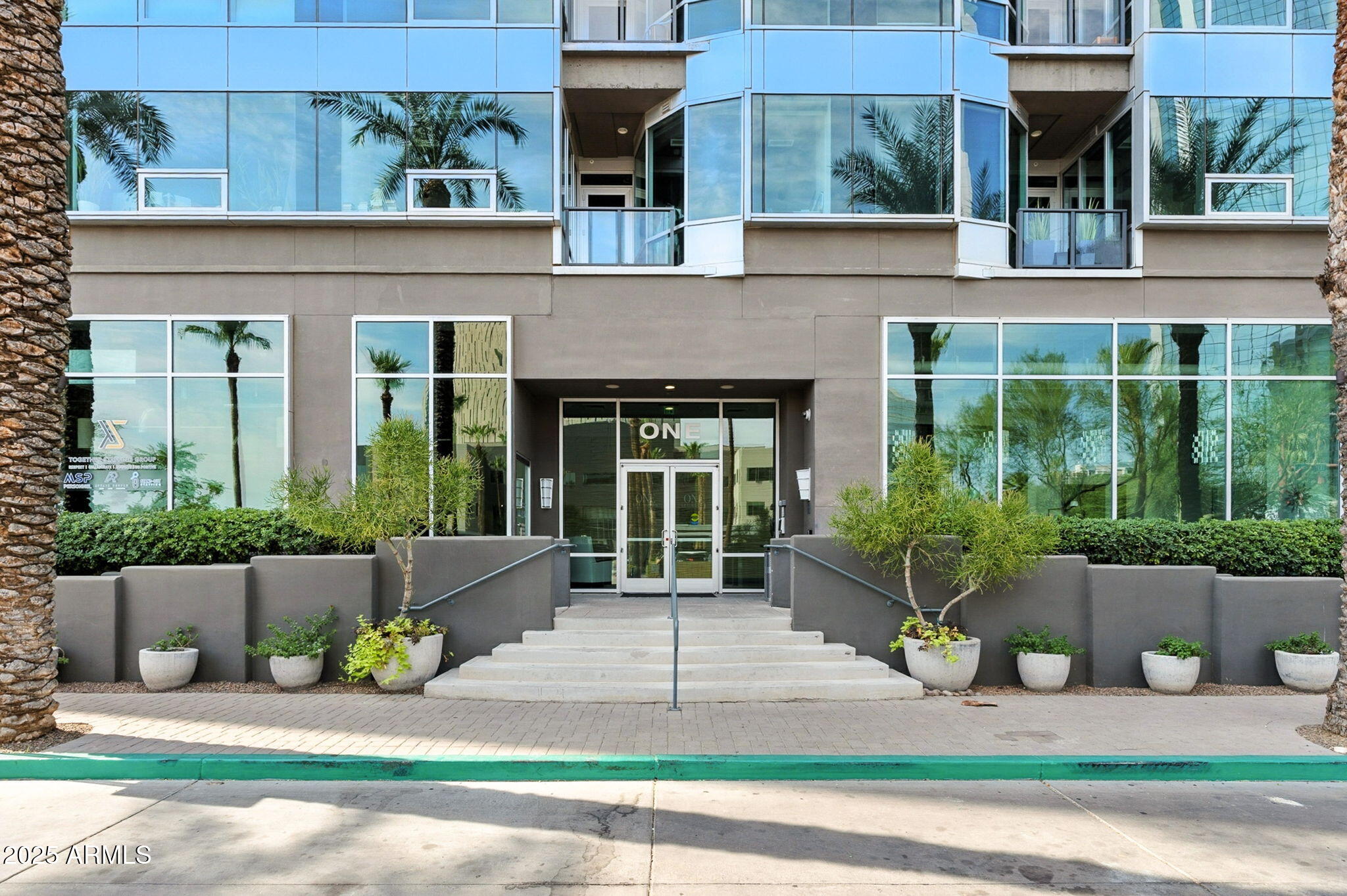 1 E LEXINGTON Avenue 1306