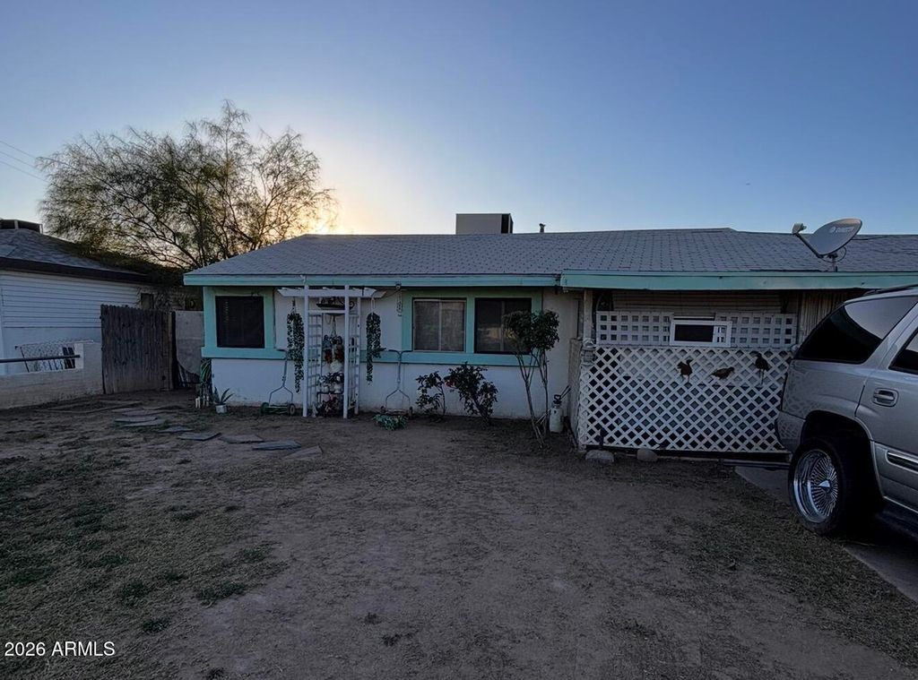 Photo of 10910 N 83rd Avenue, Peoria, AZ 85345 (MLS # 7018945)