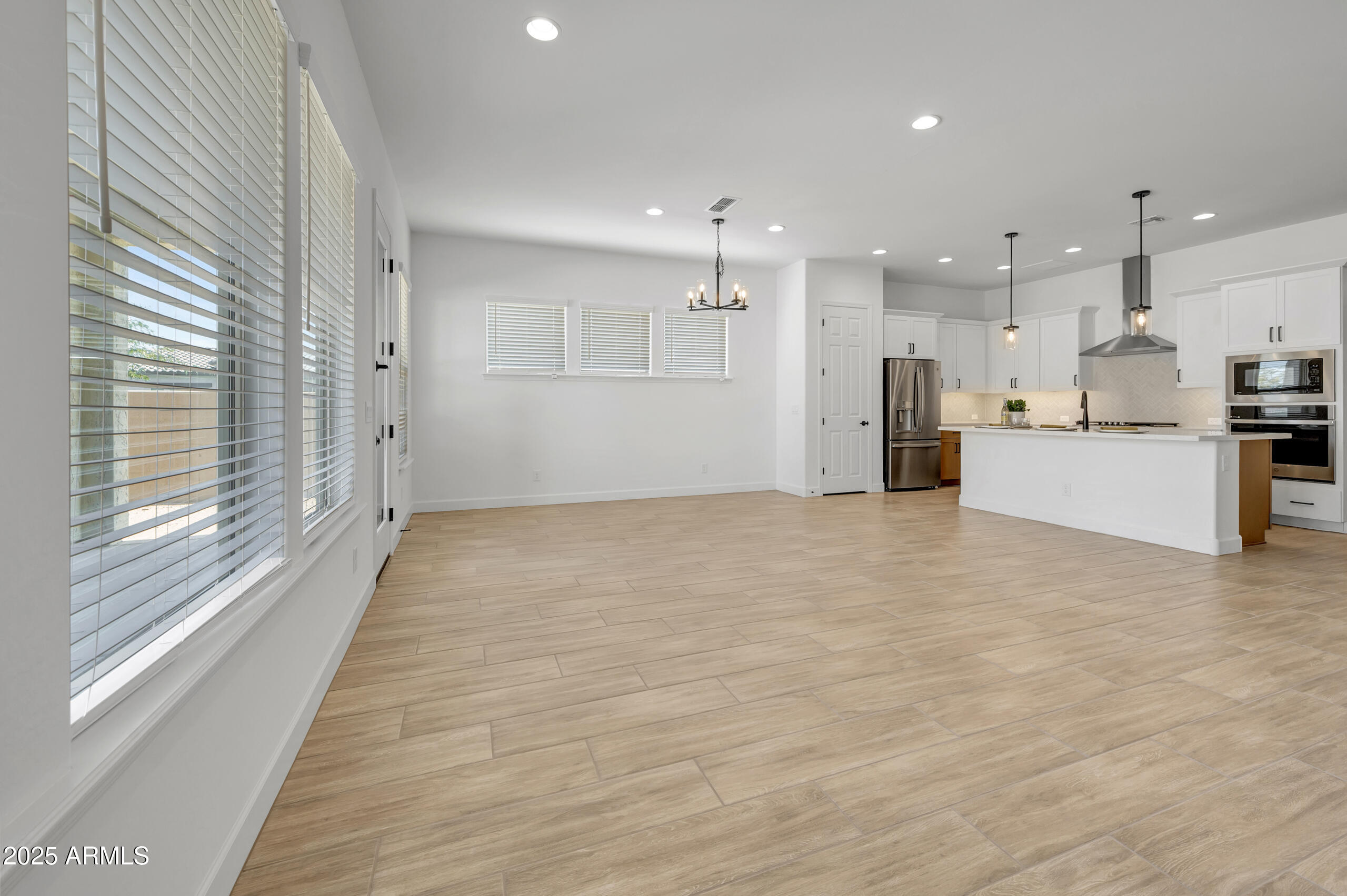 19314 W MISSOURI Avenue