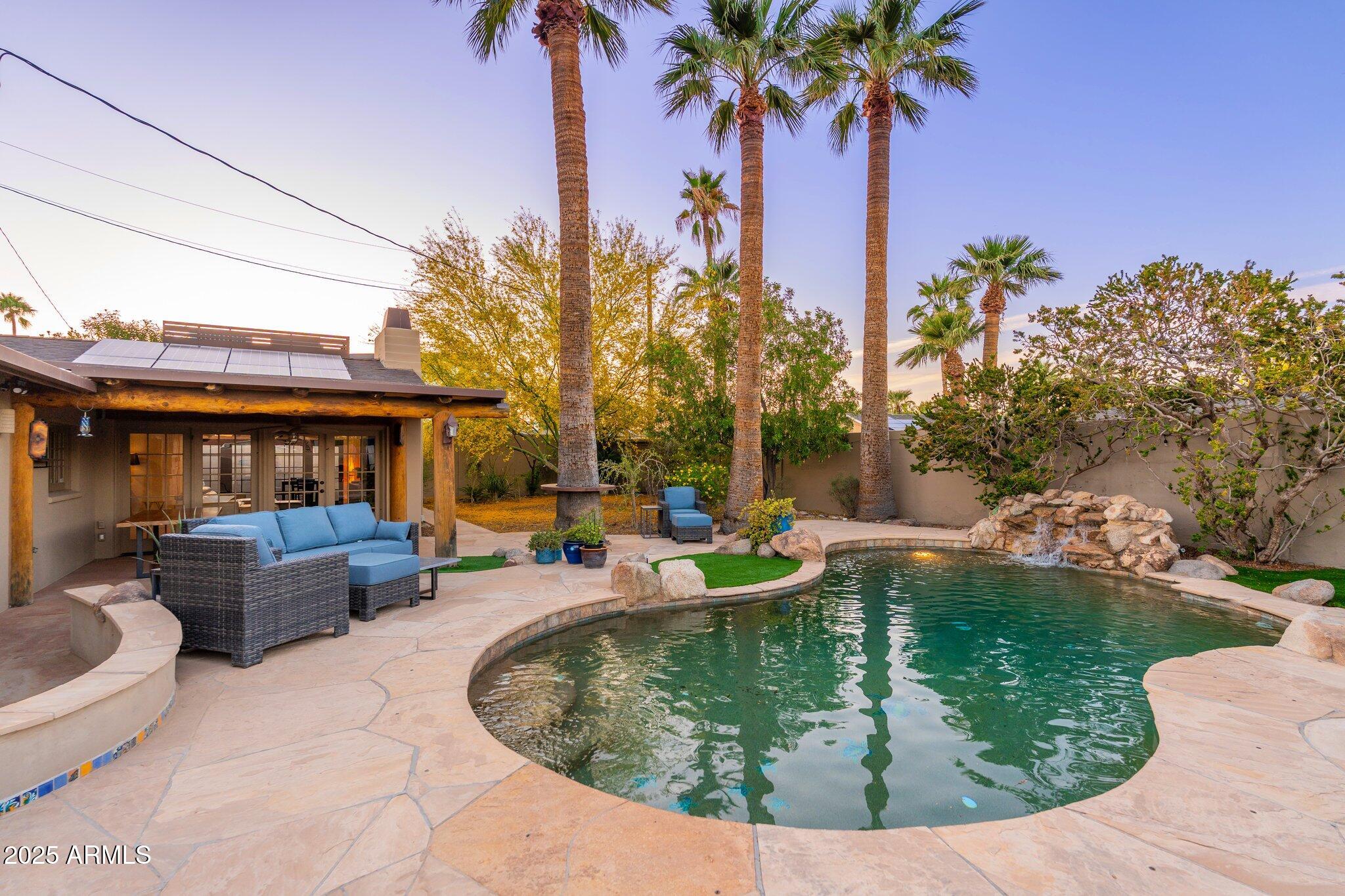 2712 E MOUNTAIN VIEW Road