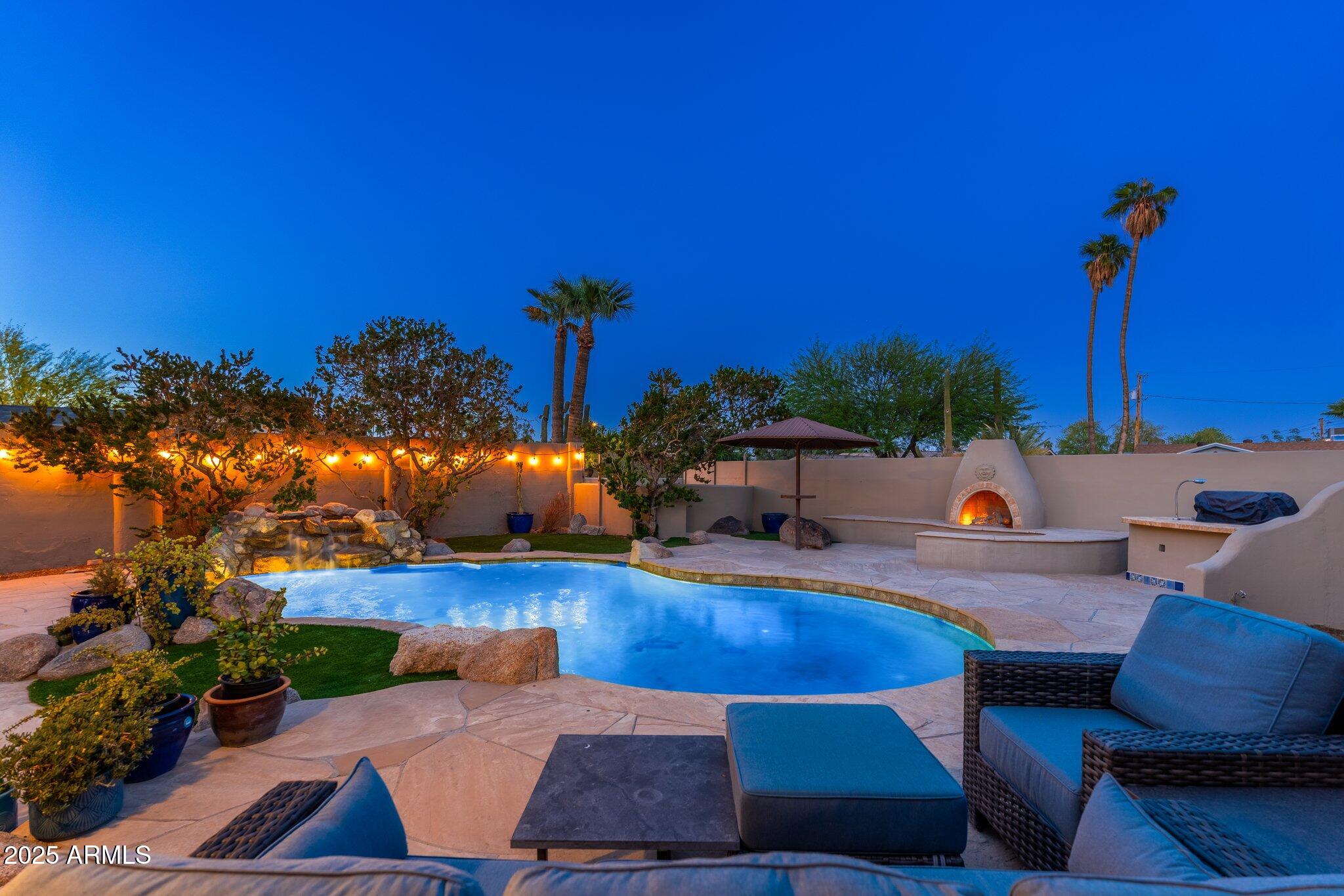 2712 E MOUNTAIN VIEW Road