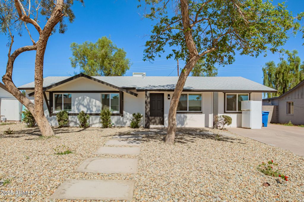 Photo of 628 E Papago Drive, Tempe, AZ 85288 (MLS # 6934781)