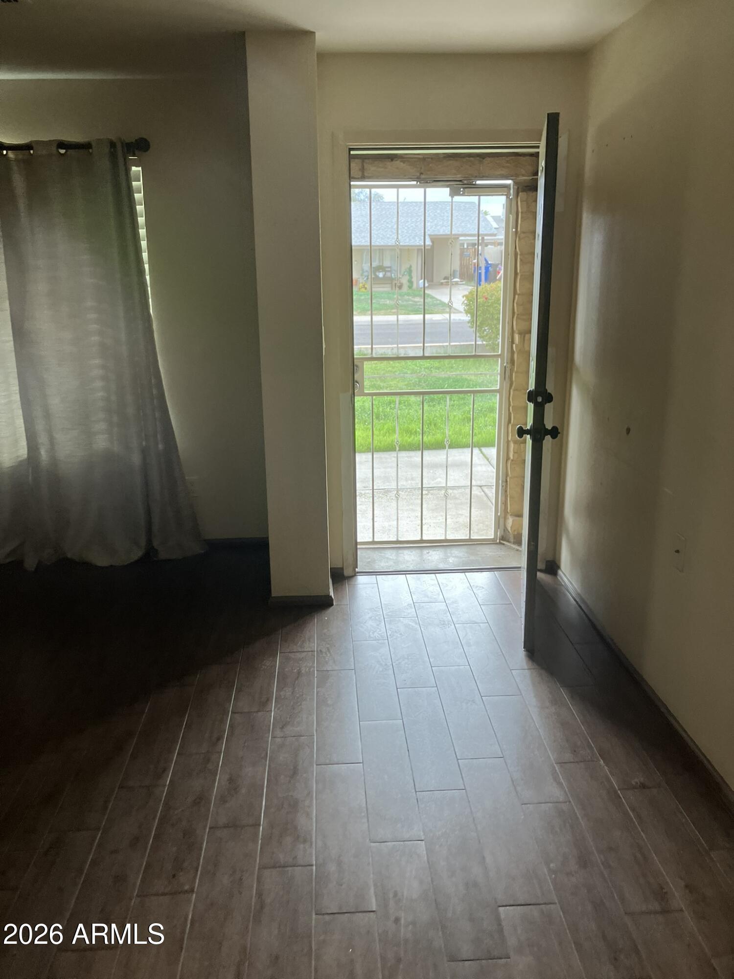 7613 W Devonshire Avenue