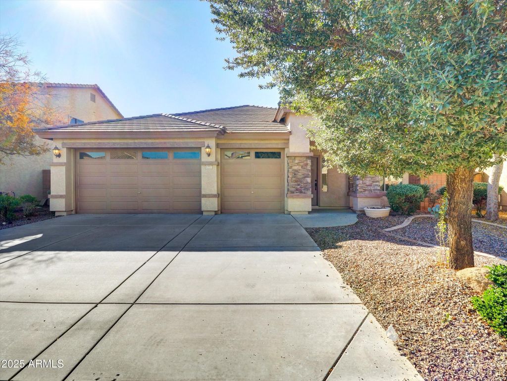 Photo of 43917 W Stonecreek Road, Maricopa, AZ 85139 (MLS # 6942662)