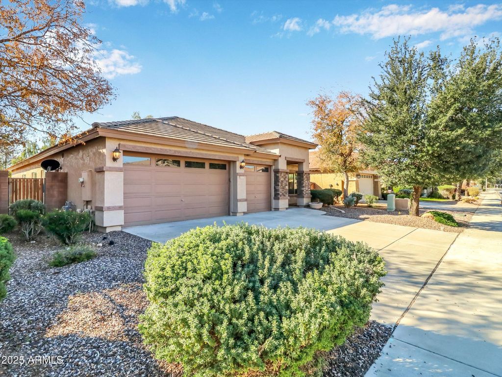 Photo of 43917 W Stonecreek Road, Maricopa, AZ 85139 (MLS # 6942662)