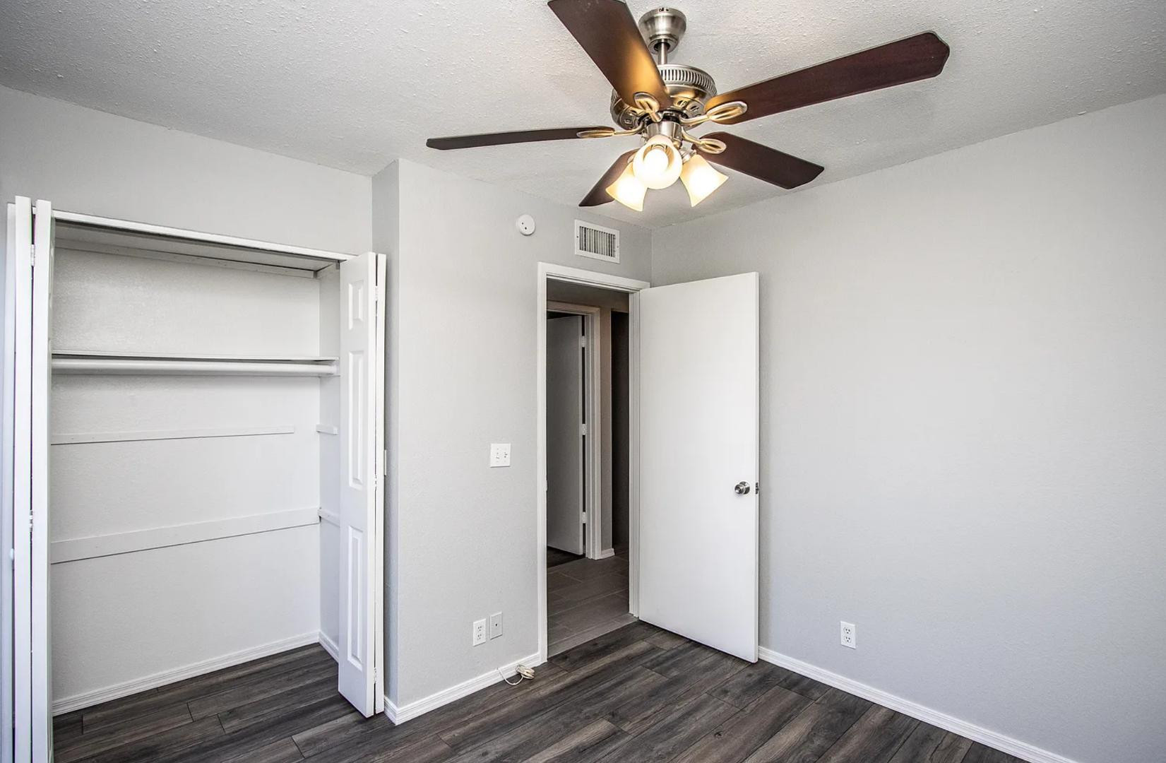 1342 W Emerald Avenue Unit 357