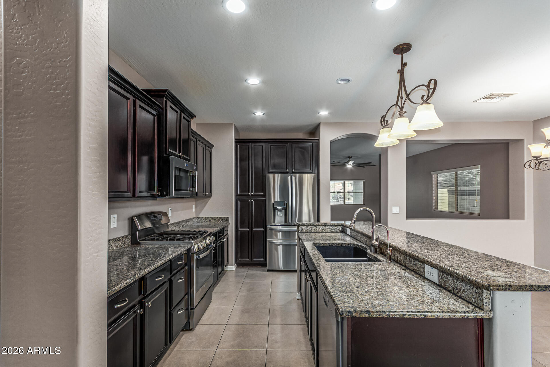 1157 W POPCORN TREE Avenue