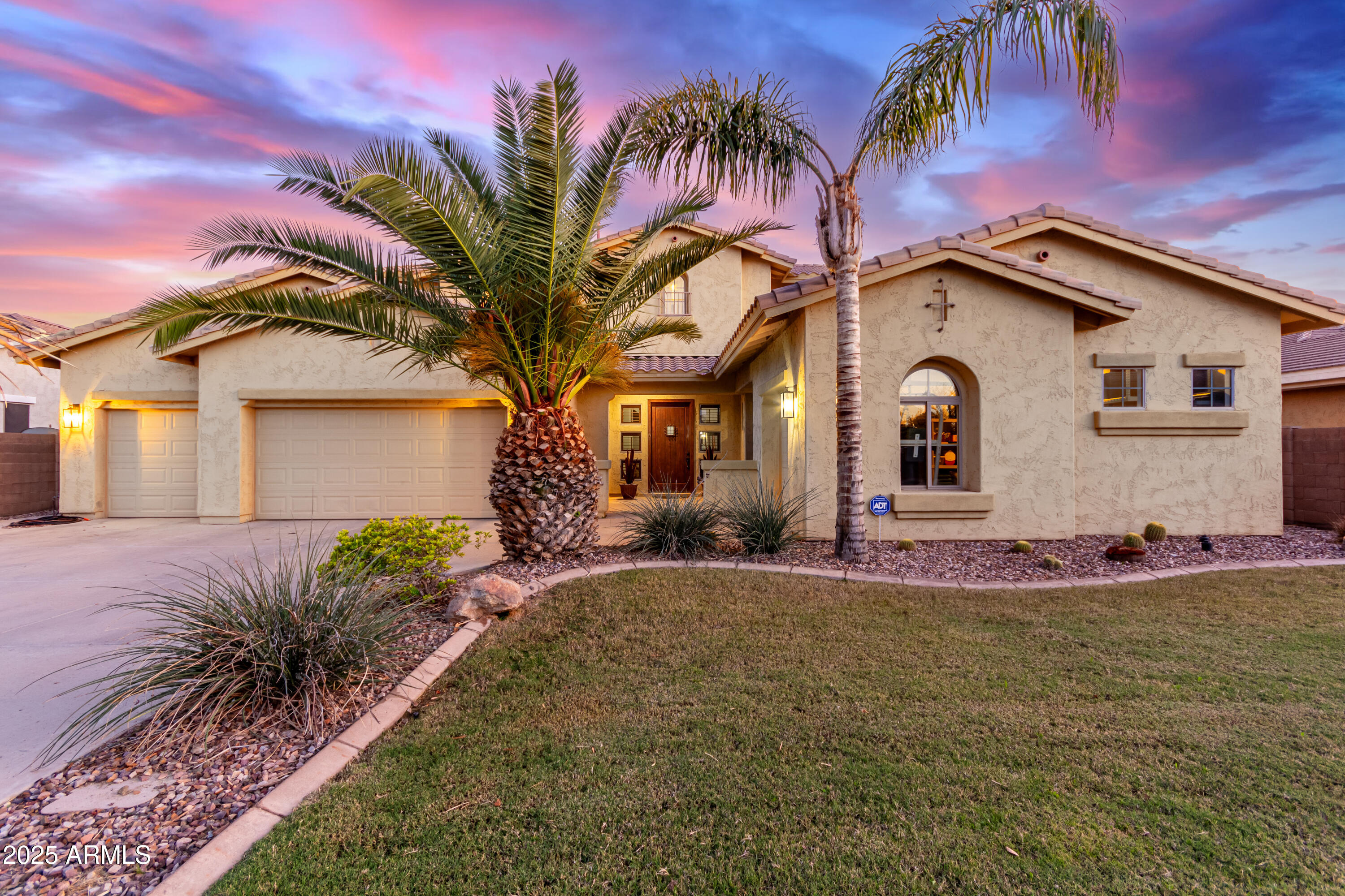 1147 E LODGEPOLE Drive
