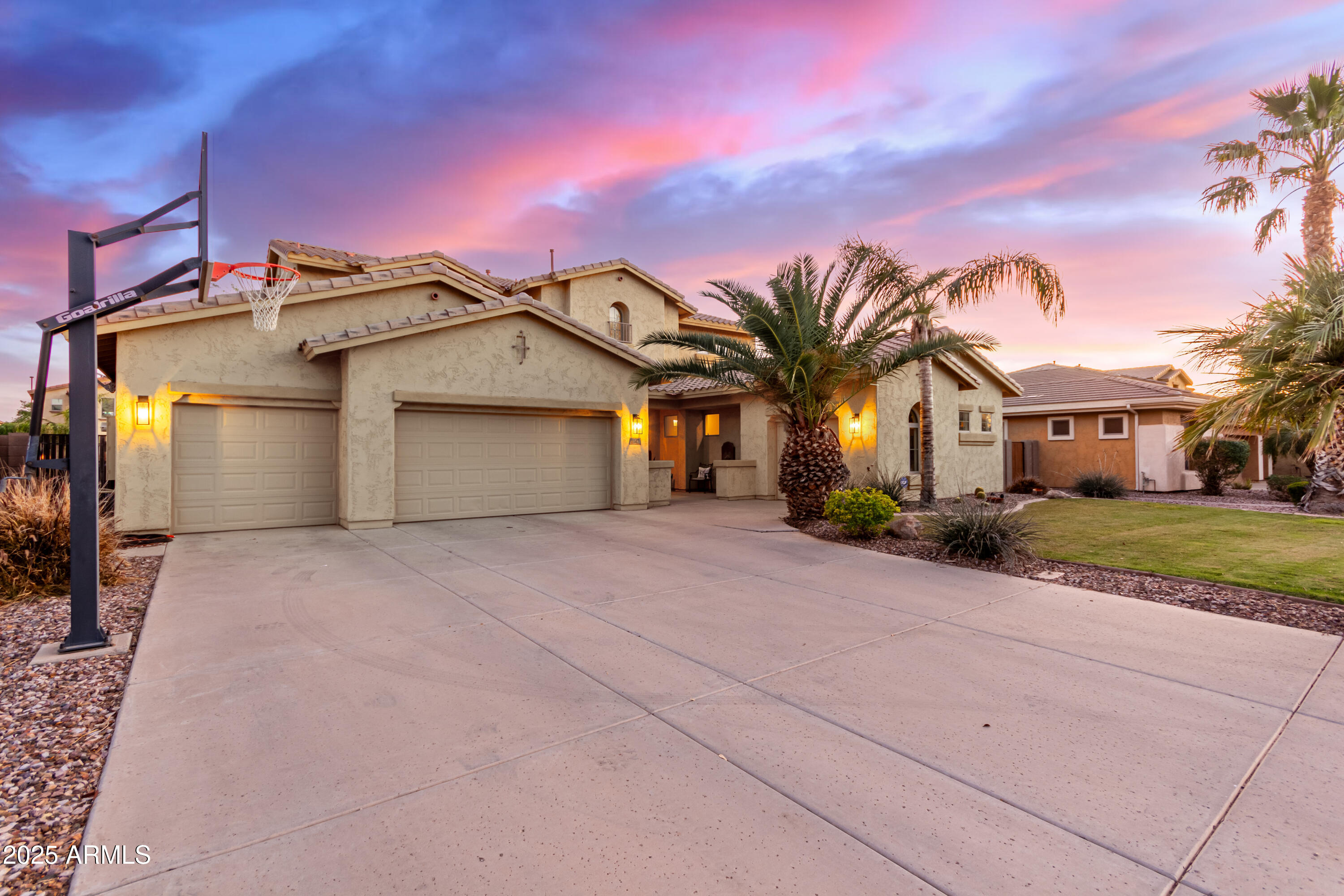 1147 E LODGEPOLE Drive