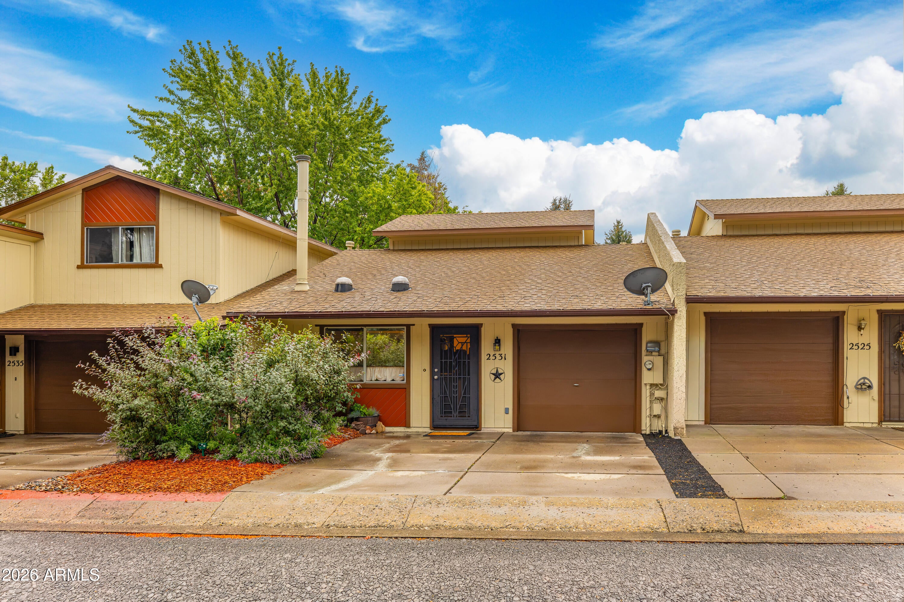 2531 E Jeffrey Loop